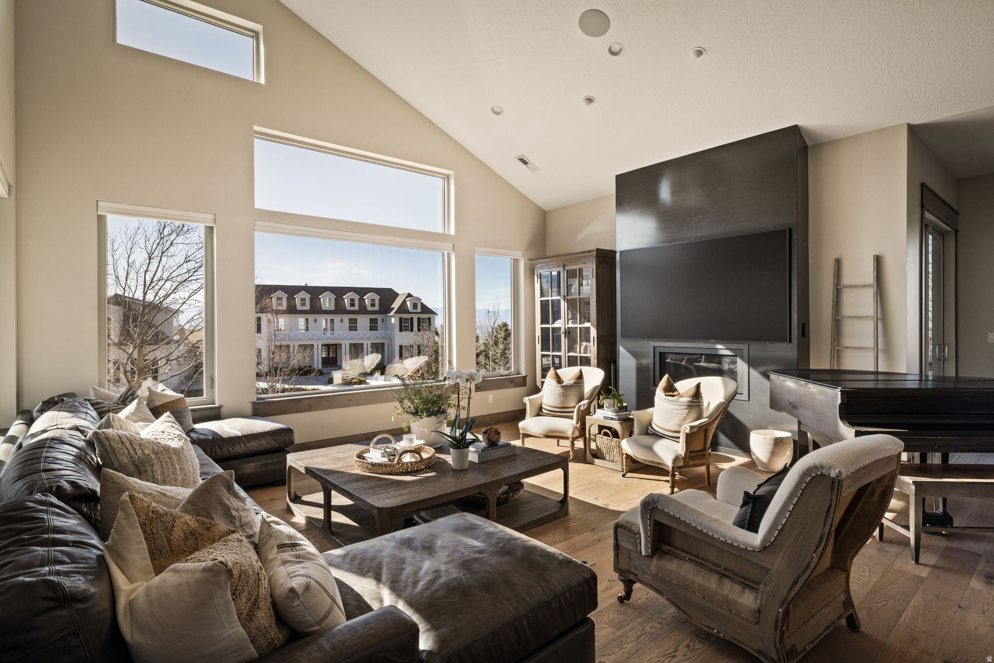 Draper, Utah, 84020, United States, 4 Bedrooms Bedrooms, ,6 BathroomsBathrooms,Residential,Active,2025968