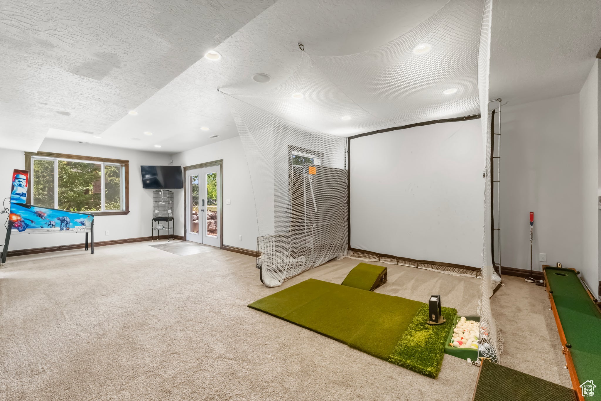 Farmington, Utah, 84025, United States, 6 Bedrooms Bedrooms, ,5 BathroomsBathrooms,Residential,Active,1853229