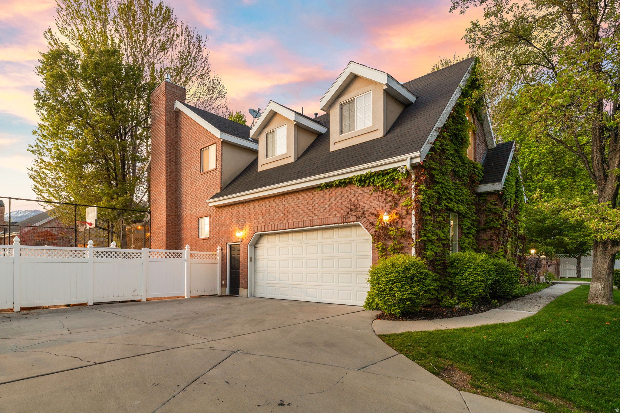 Orem, Utah, 84097, United States, 6 Bedrooms Bedrooms, ,6 BathroomsBathrooms,Residential,Active,2044198