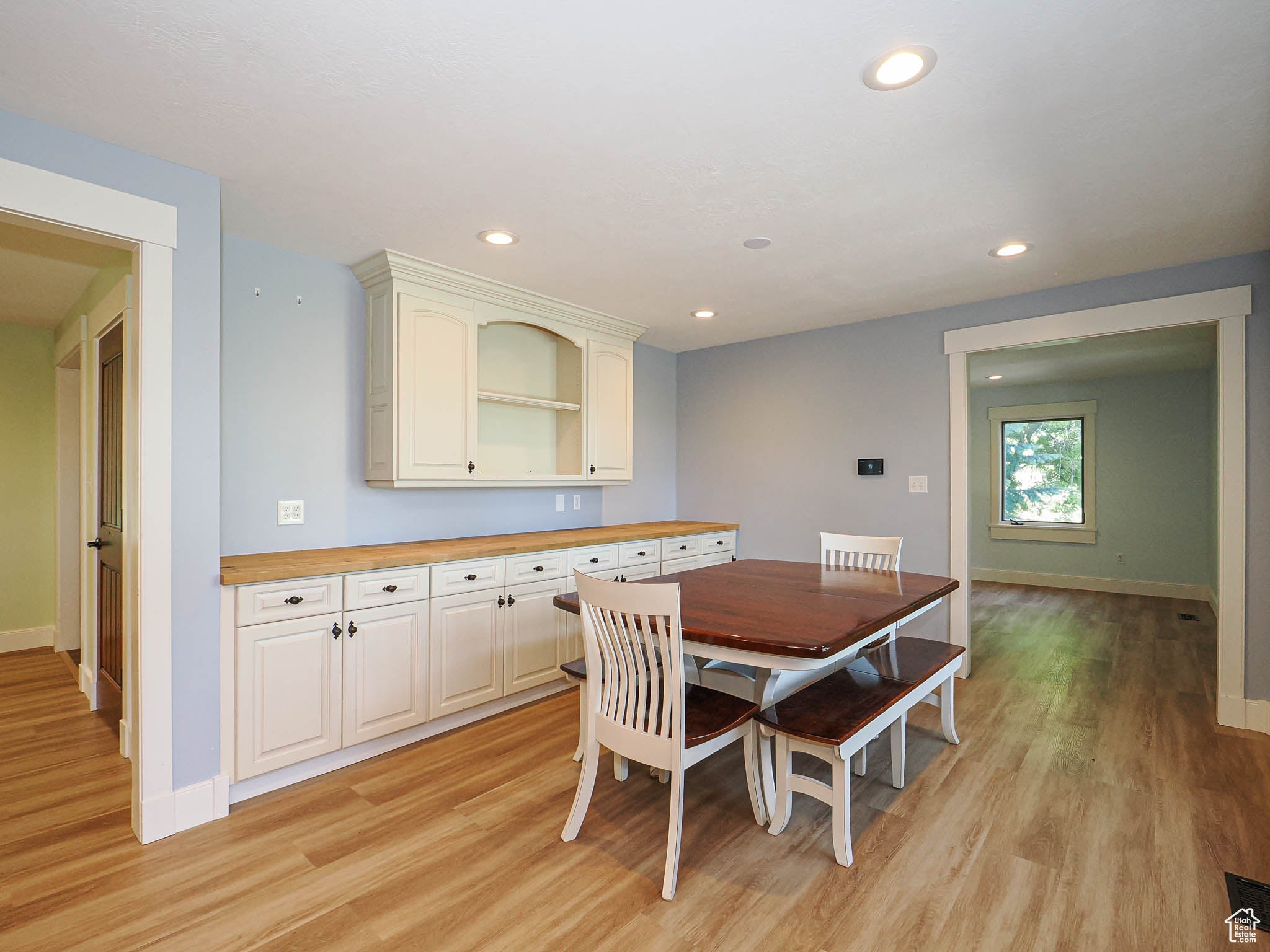 Draper, Utah, 84020, United States, 4 Bedrooms Bedrooms, ,4 BathroomsBathrooms,Residential,Pending,1824917