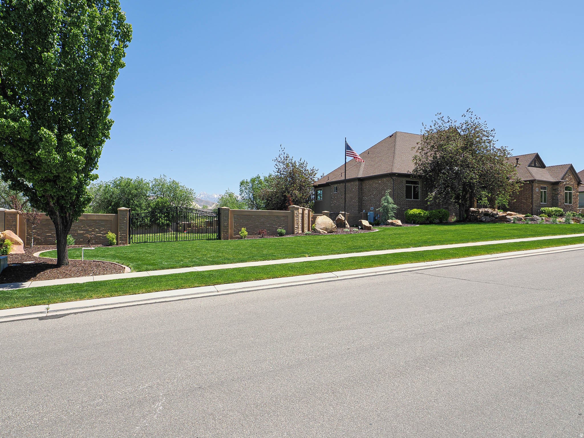 Bluffdale, Utah, 84065, United States, 5 Bedrooms Bedrooms, ,5 BathroomsBathrooms,Residential,Active,2030117