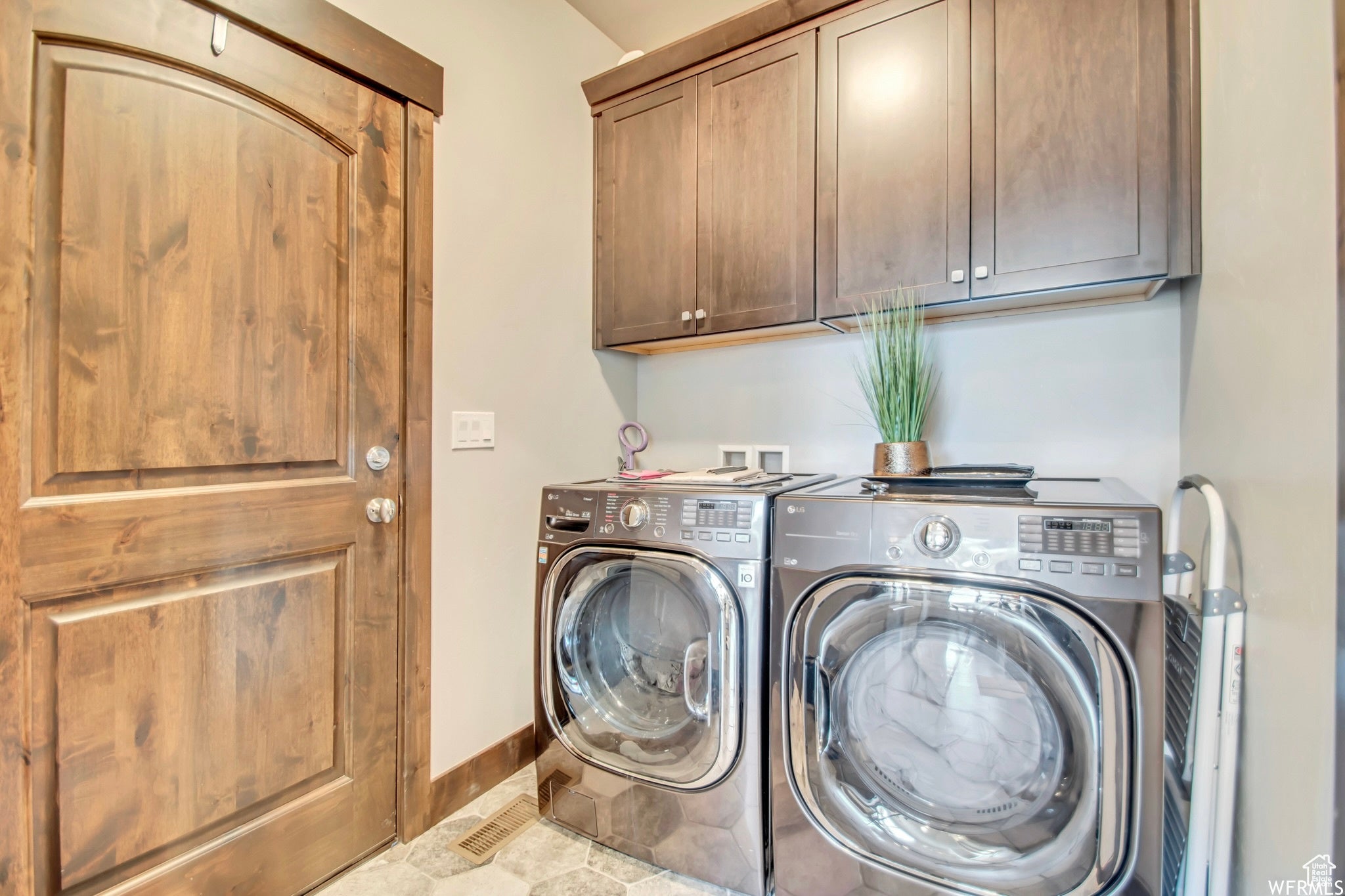 Heber City, Utah, 84036, United States, 3 Bedrooms Bedrooms, ,4 BathroomsBathrooms,Residential,Active,1943789