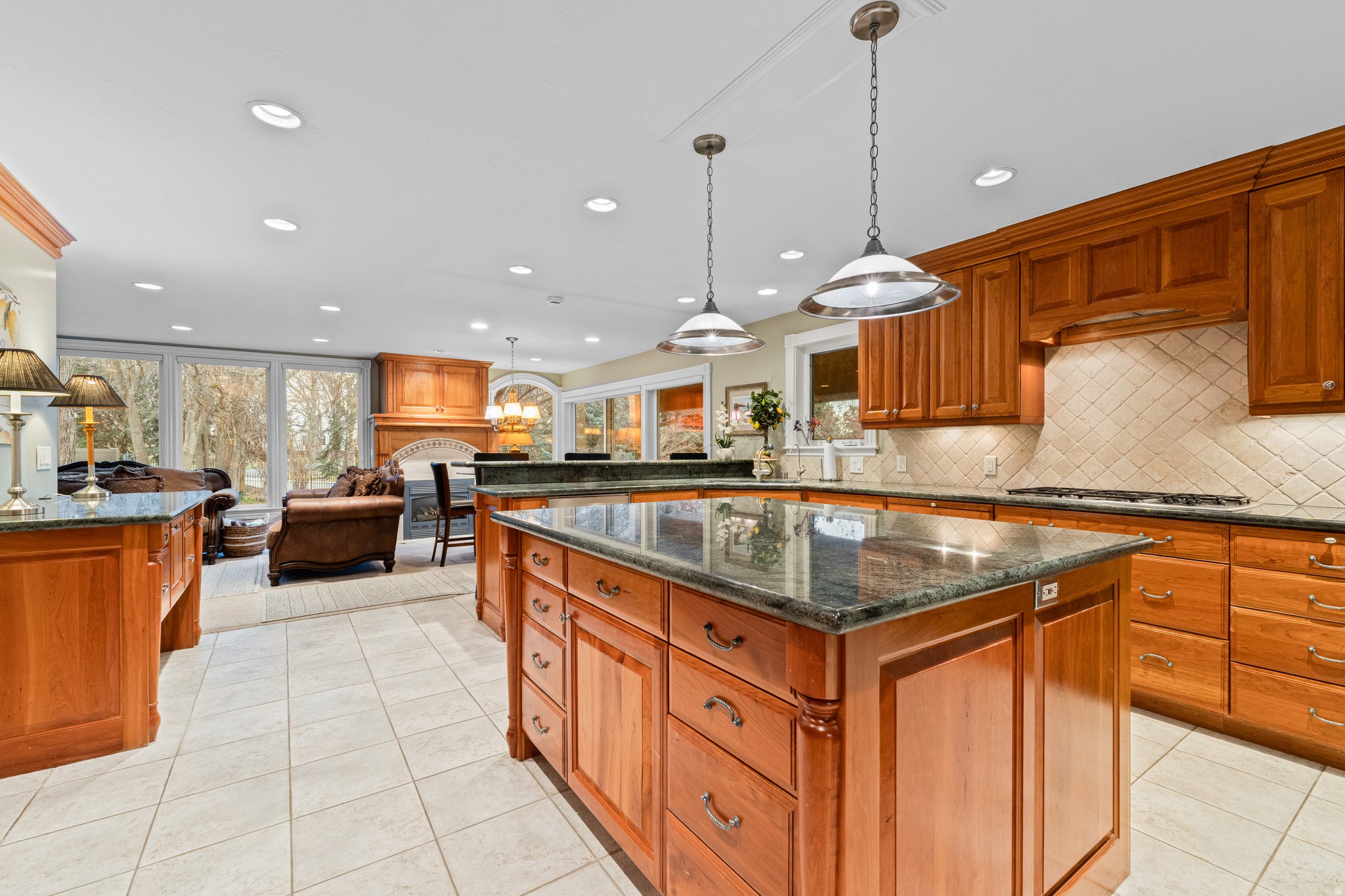 Bountiful, Utah, 84010, United States, 3 Bedrooms Bedrooms, ,3 BathroomsBathrooms,Residential,Active,2006883