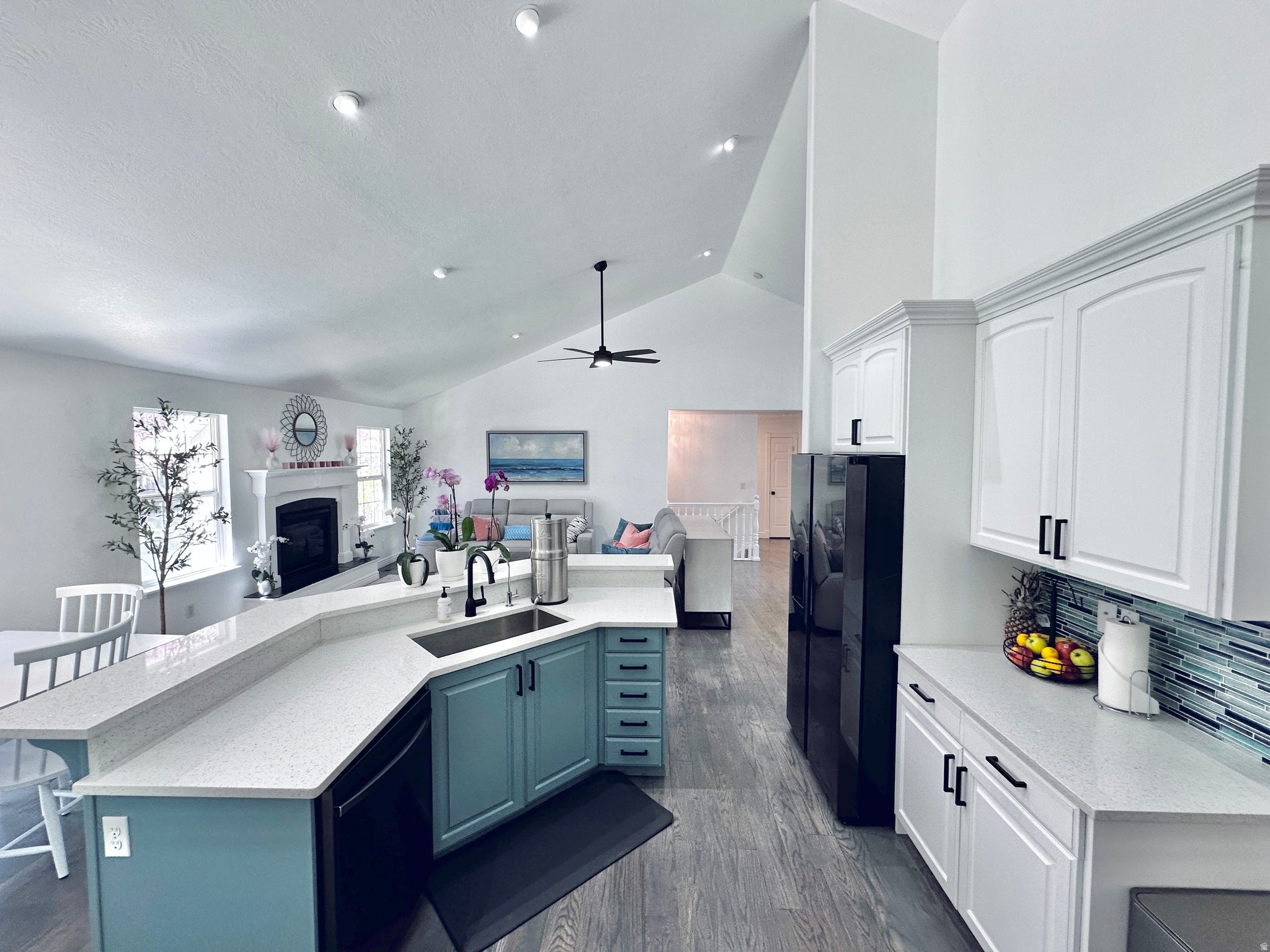 Springville, Utah, 84663, United States, 7 Bedrooms Bedrooms, ,5 BathroomsBathrooms,Residential,Active,2006980