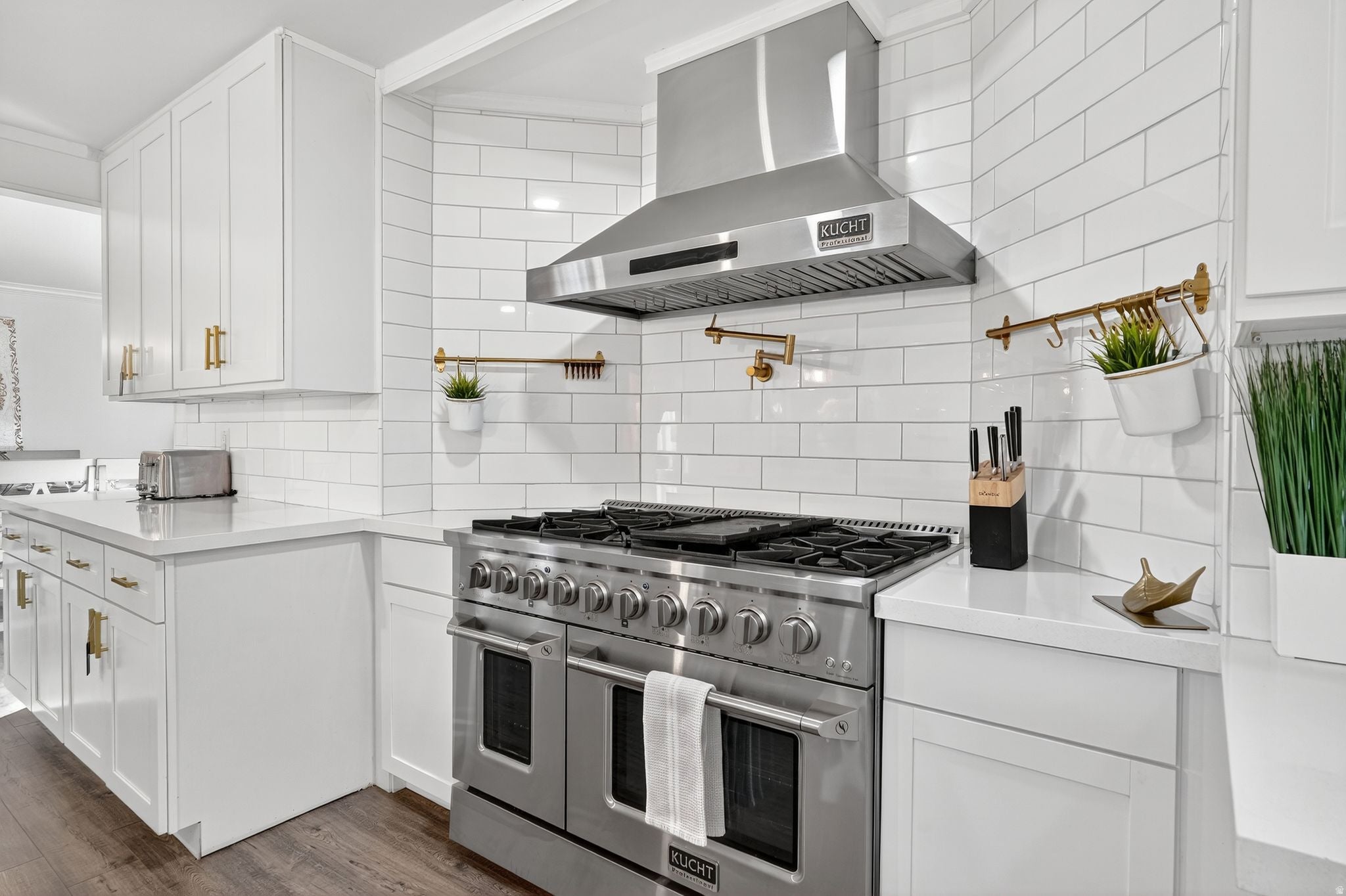 Bluffdale, Utah, 84065, United States, 10 Bedrooms Bedrooms, ,7 BathroomsBathrooms,Residential,Active,1990647