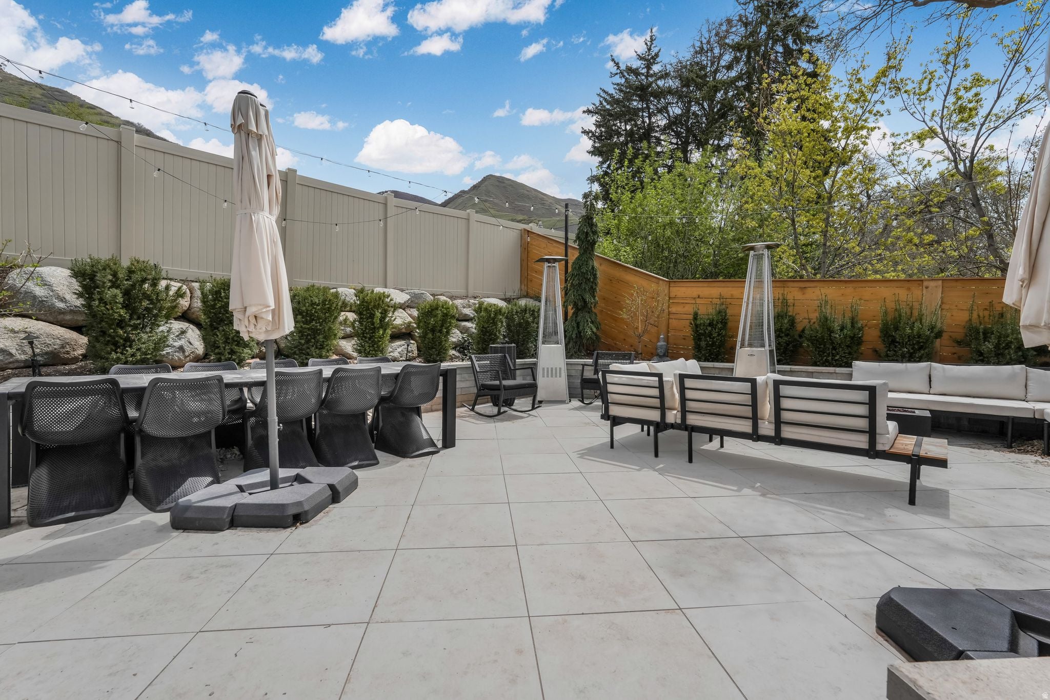 Salt Lake City, Utah, 84108, United States, 4 Bedrooms Bedrooms, ,3 BathroomsBathrooms,Residential,Active,2011870