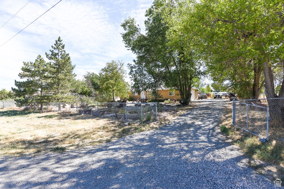 Grantsville, Utah, 84029, United States, 4 Bedrooms Bedrooms, ,3 BathroomsBathrooms,Residential,Active,1905063