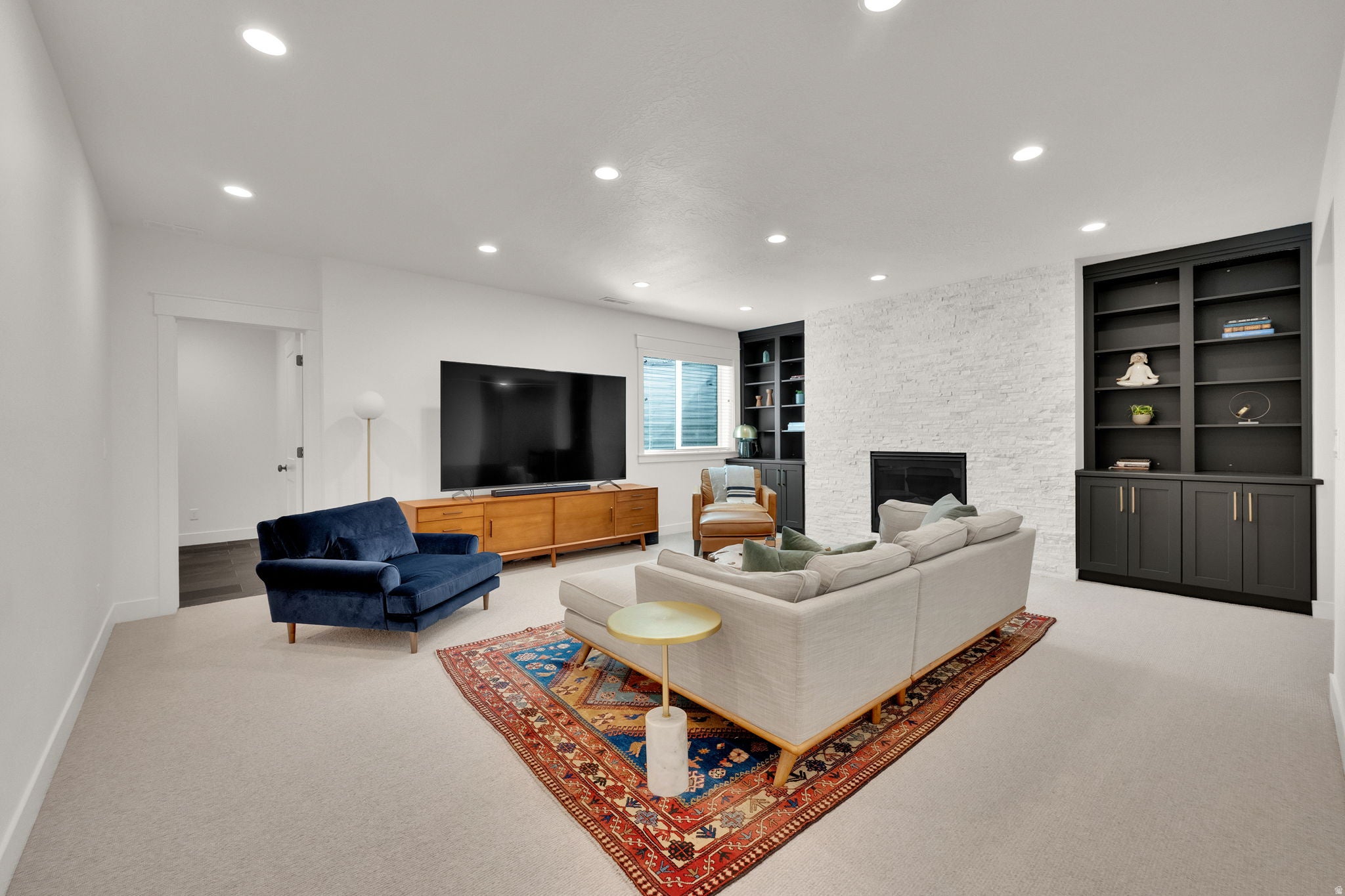 South Jordan, Utah, 84009, United States, 6 Bedrooms Bedrooms, ,5 BathroomsBathrooms,Residential,Active,2008308