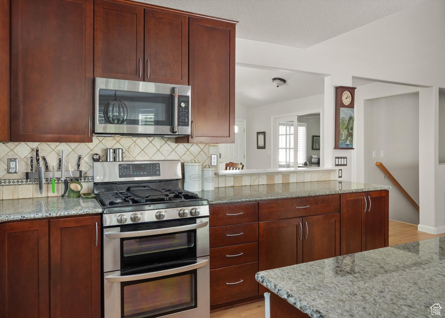 Cottonwood Heights, Utah, 84121, United States, 6 Bedrooms Bedrooms, ,3 BathroomsBathrooms,Residential,Active,1964287