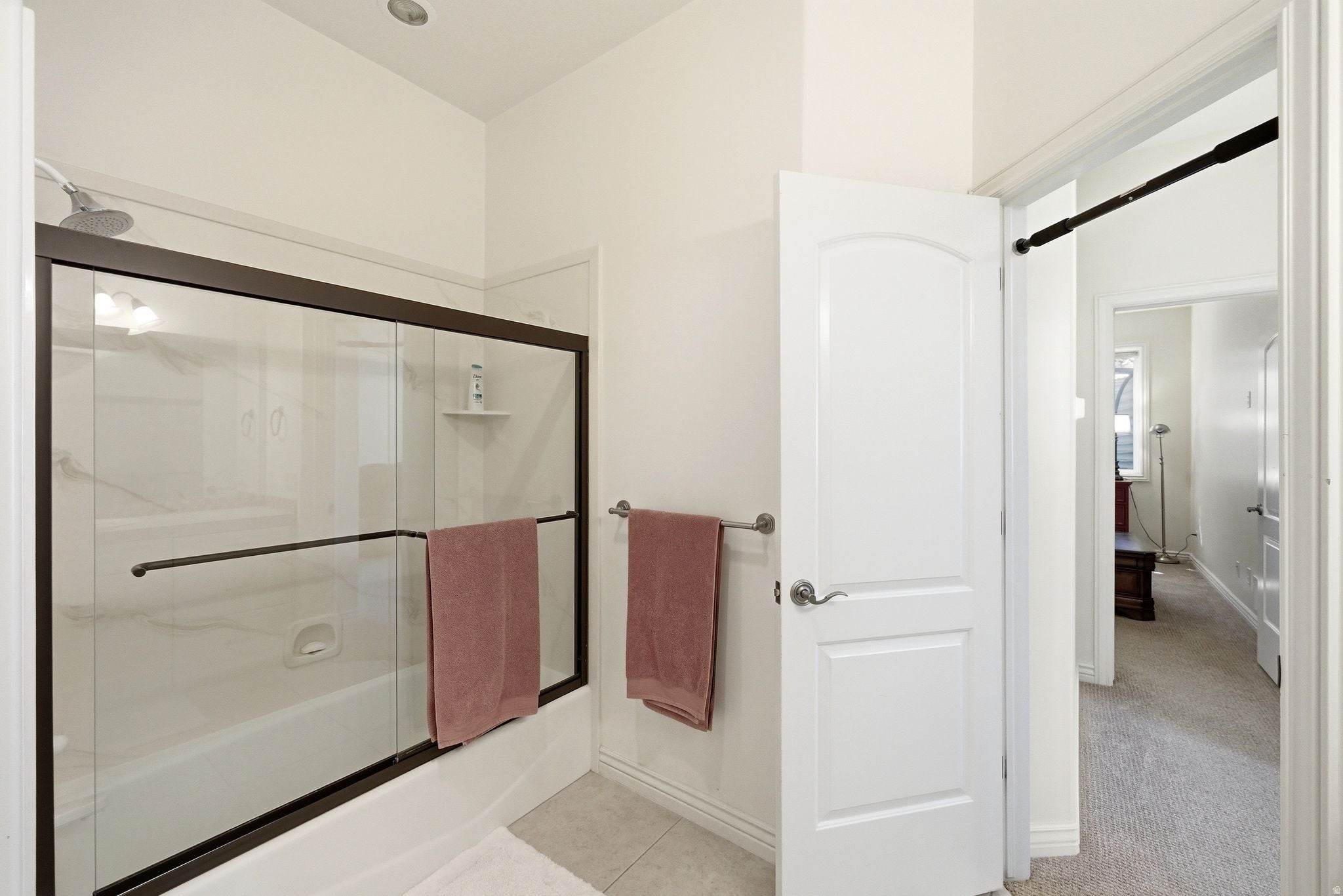 Bountiful, Utah, 84010, United States, 6 Bedrooms Bedrooms, ,6 BathroomsBathrooms,Residential,Active,2044576