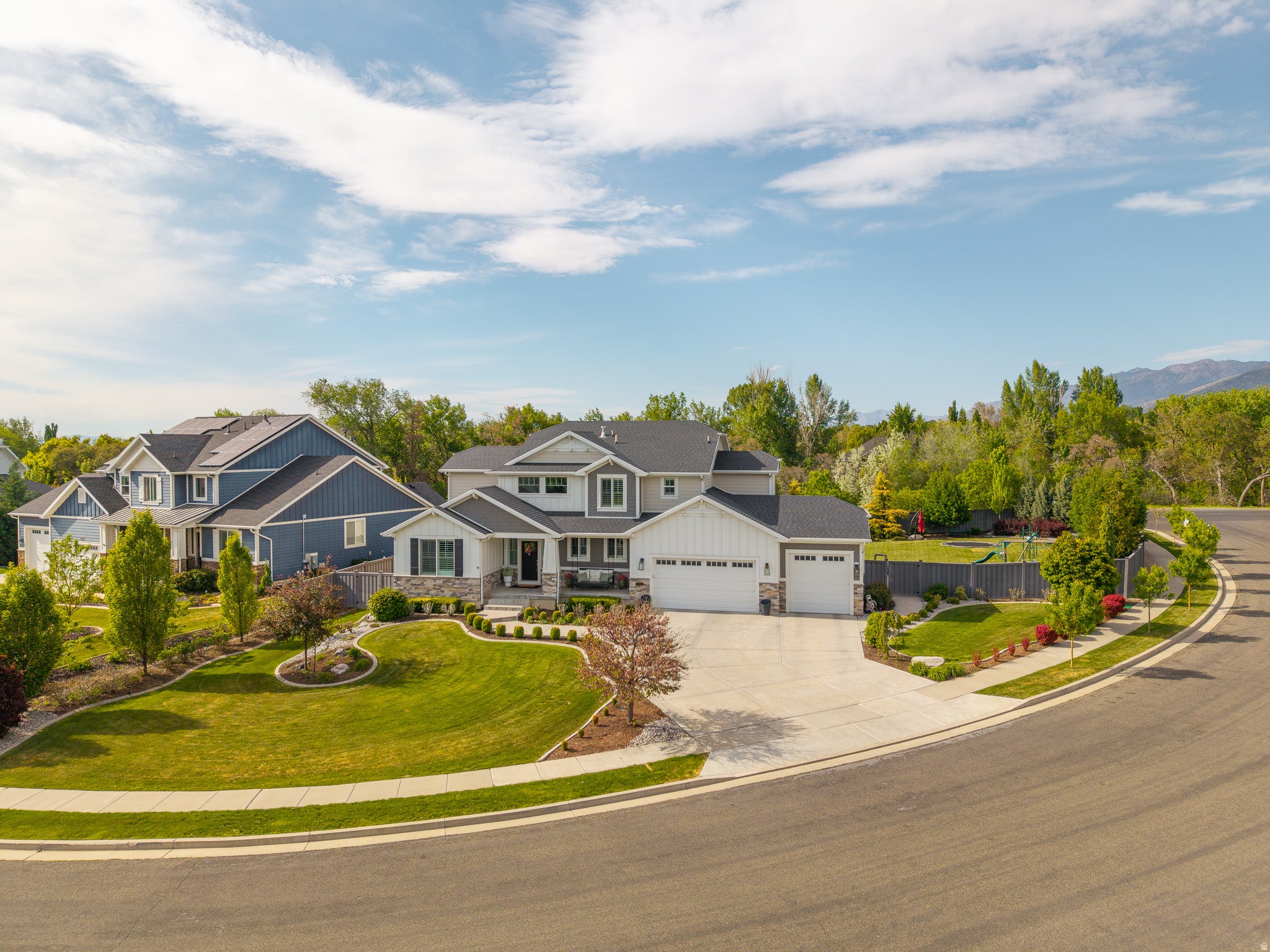 Fruit Heights, Utah, 84037, United States, 6 Bedrooms Bedrooms, ,4 BathroomsBathrooms,Residential,Contingent,2045711