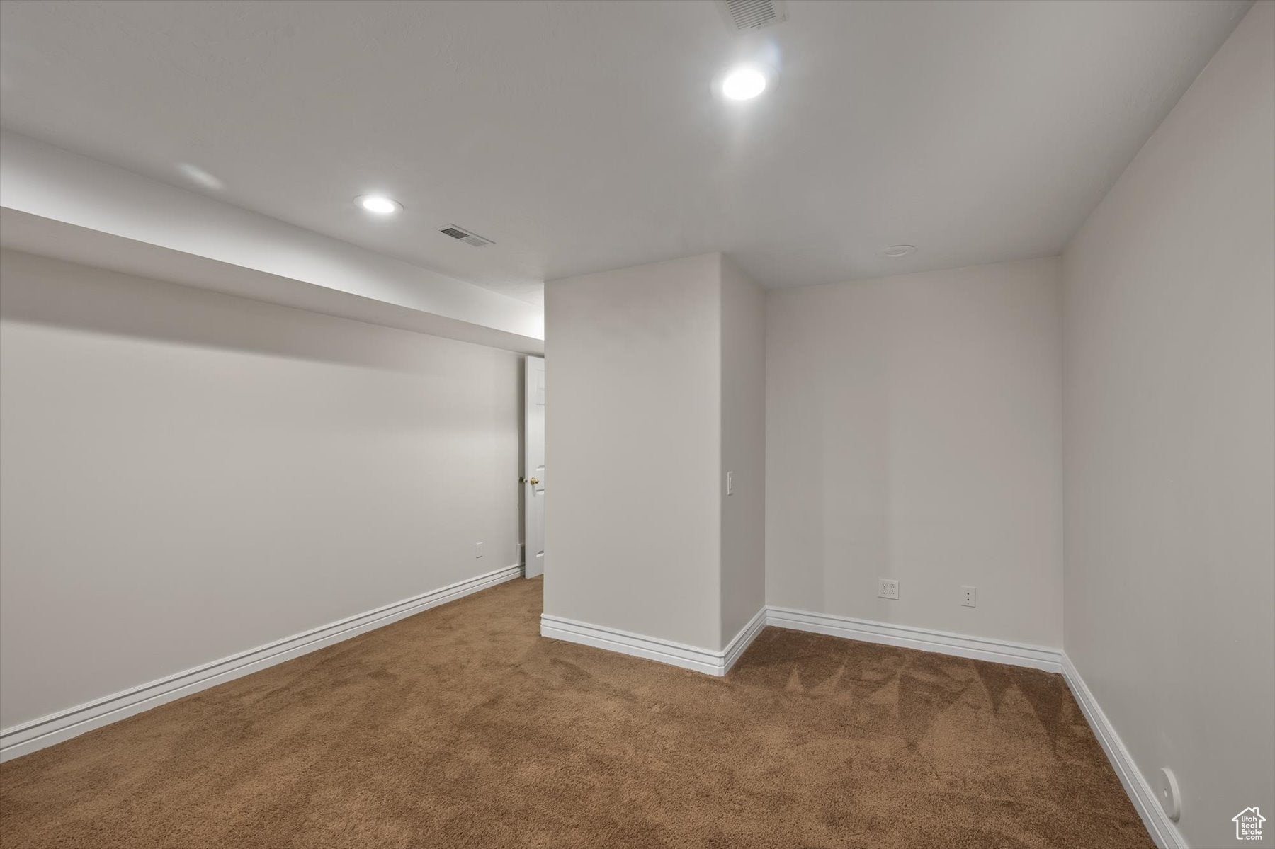 Cottonwood Heights, Utah, 84121, United States, 6 Bedrooms Bedrooms, ,3 BathroomsBathrooms,Residential,Active,1964287