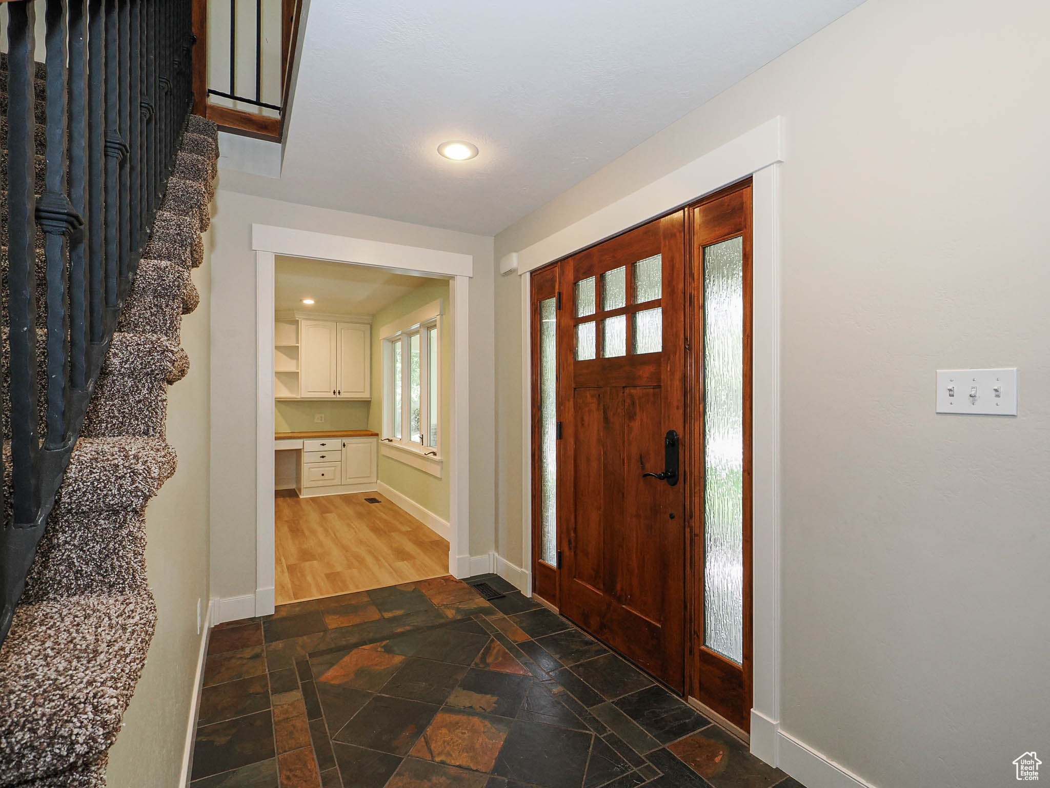 Draper, Utah, 84020, United States, 4 Bedrooms Bedrooms, ,4 BathroomsBathrooms,Residential,Pending,1824917