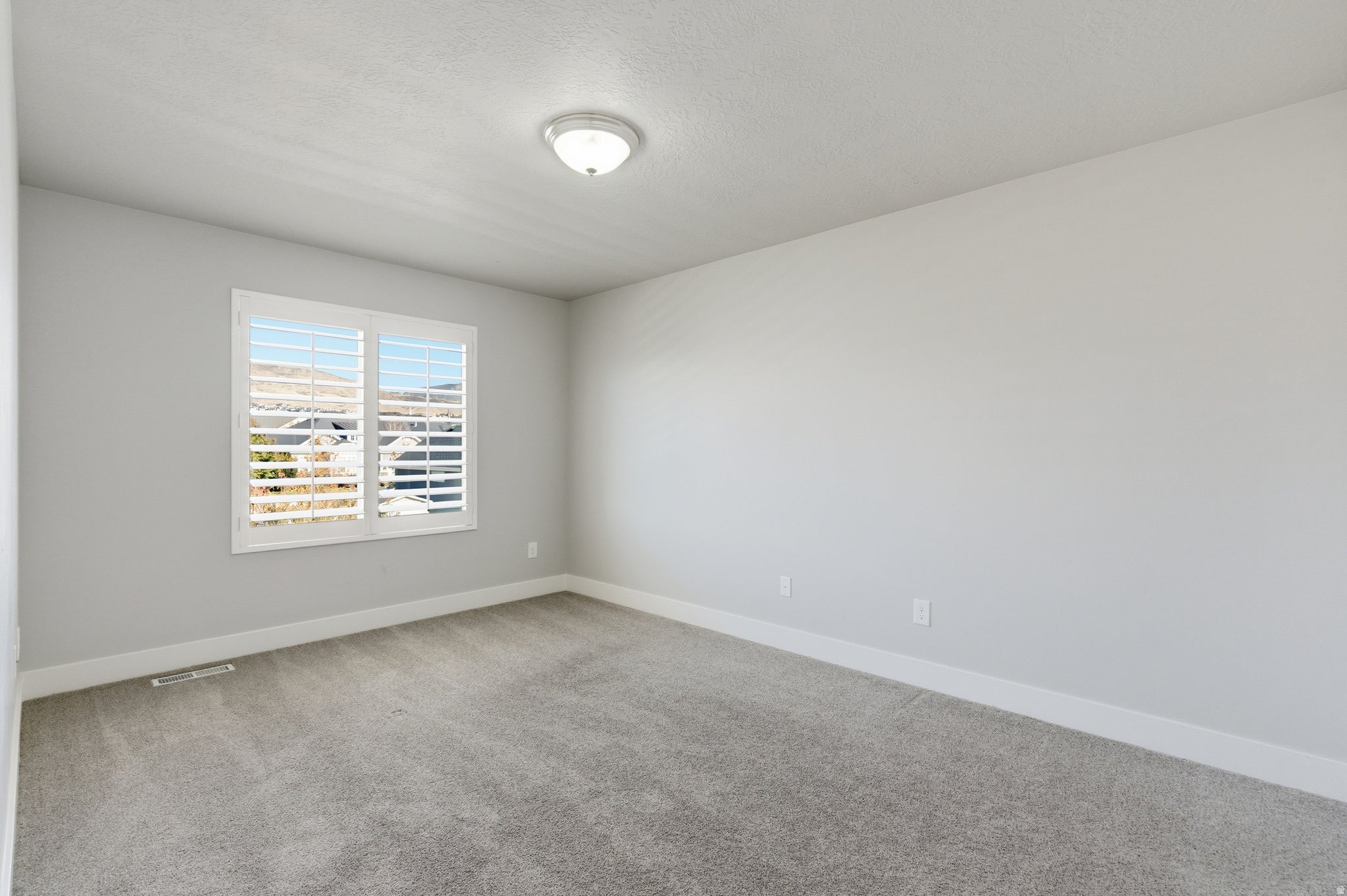 Lehi, Utah, 84043, United States, 7 Bedrooms Bedrooms, ,4 BathroomsBathrooms,Residential,Pending,1987244