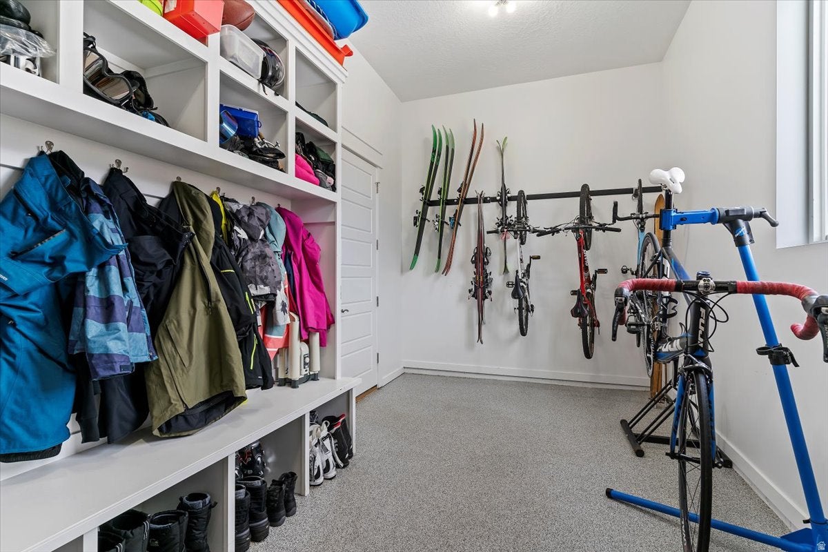 Mountain Green, Utah, 84050, United States, 4 Bedrooms Bedrooms, ,5 BathroomsBathrooms,Residential,Active,2002341