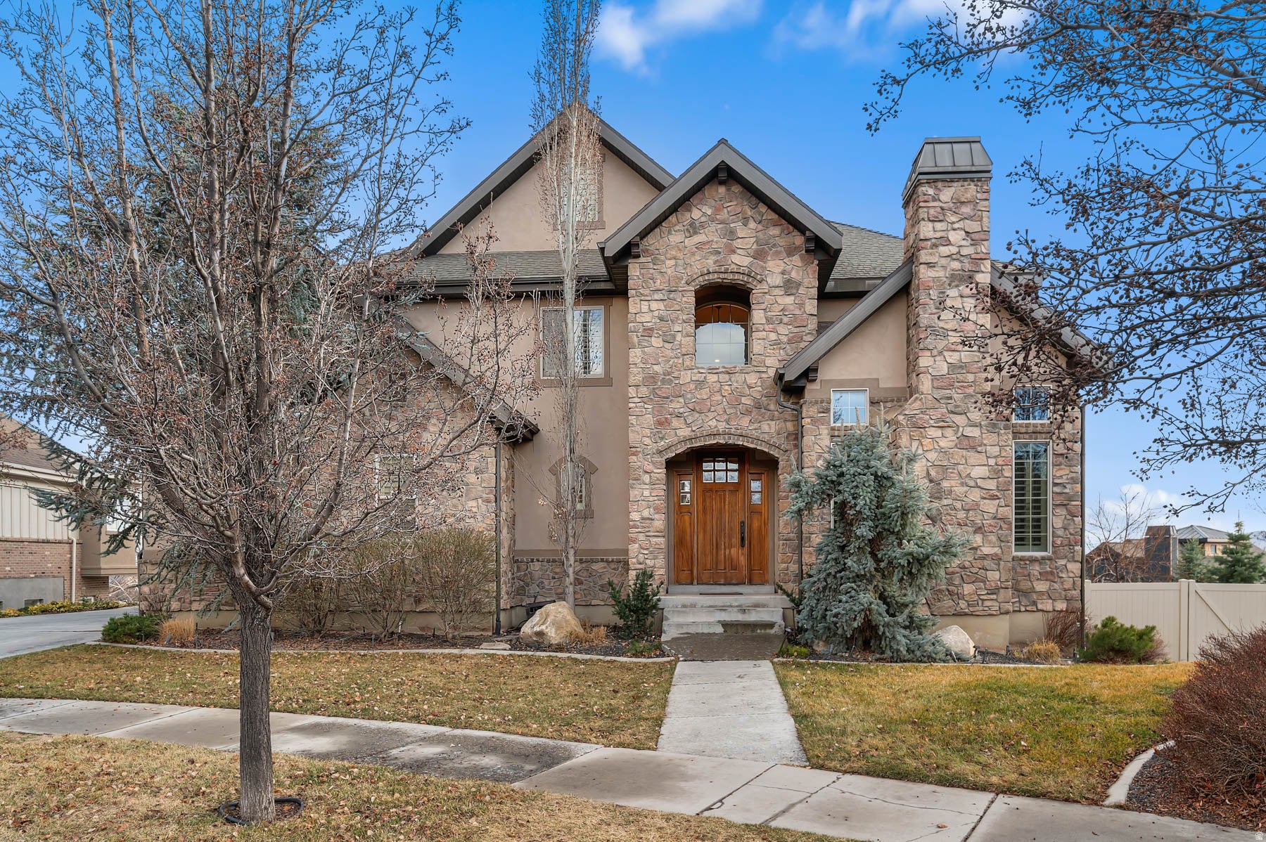 Orem, Utah, 84058, United States, 6 Bedrooms Bedrooms, ,5 BathroomsBathrooms,Residential,Active,2019460