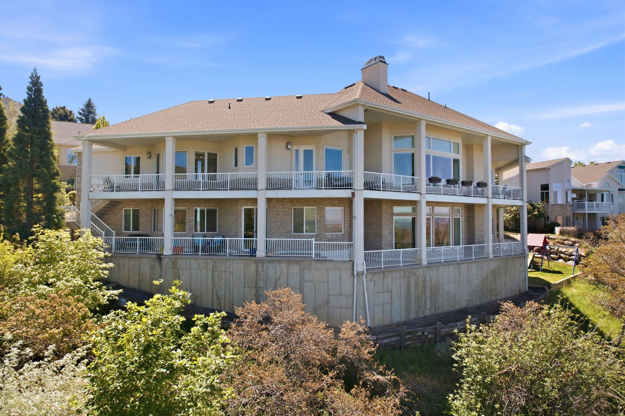 Bountiful, Utah, 84010, United States, 6 Bedrooms Bedrooms, ,6 BathroomsBathrooms,Residential,Active,2044576