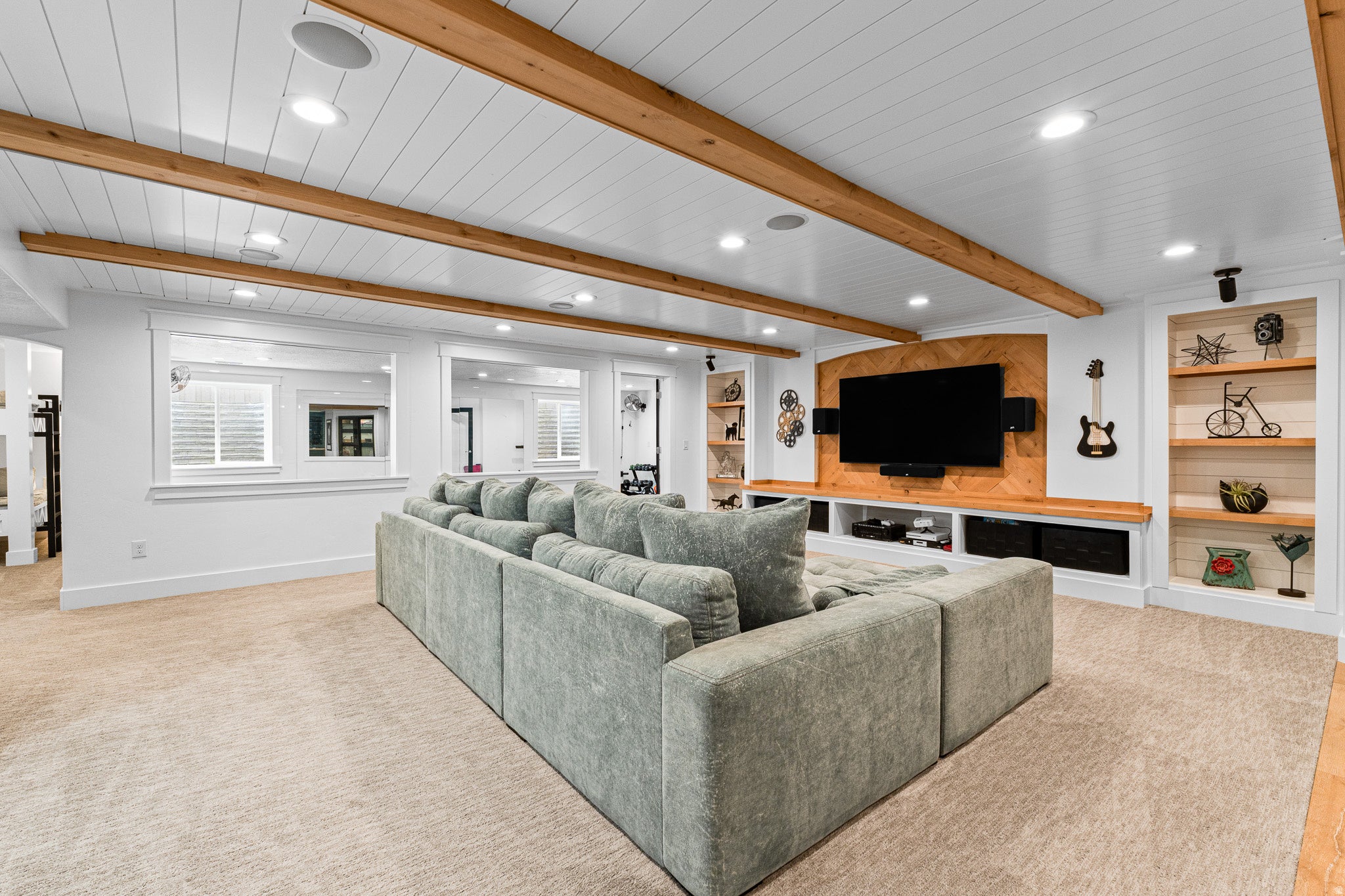 Fruit Heights, Utah, 84037, United States, 6 Bedrooms Bedrooms, ,4 BathroomsBathrooms,Residential,Contingent,2045711
