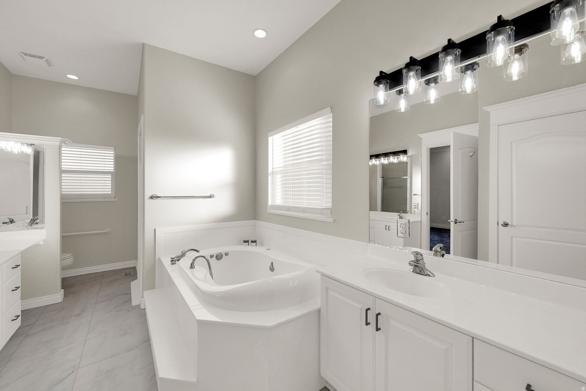 Perry, Utah, 84302, United States, 6 Bedrooms Bedrooms, ,5 BathroomsBathrooms,Residential,Active,2045022