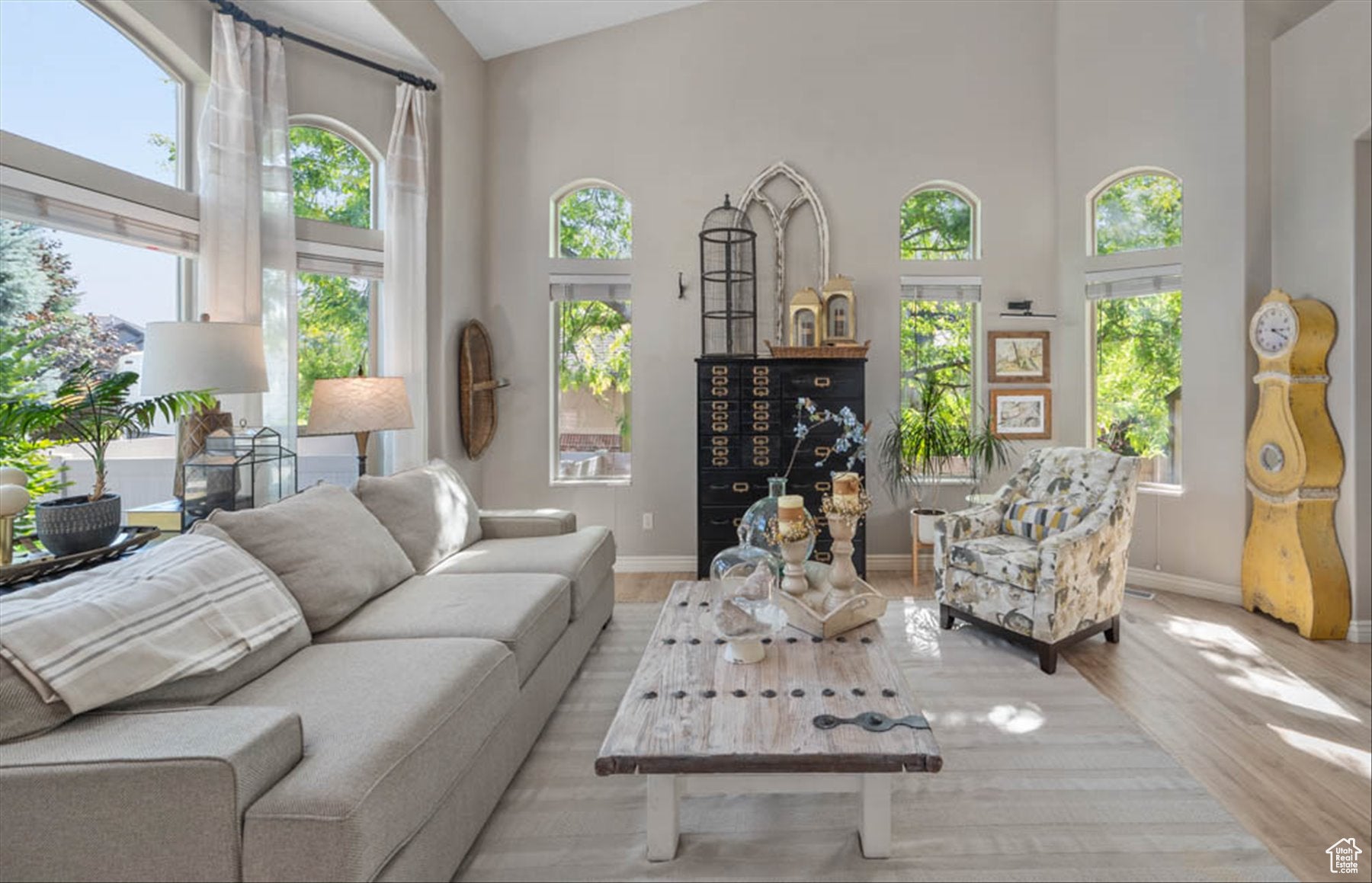 South Jordan, Utah, 84095, United States, 6 Bedrooms Bedrooms, ,4 BathroomsBathrooms,Residential,Active,1876871