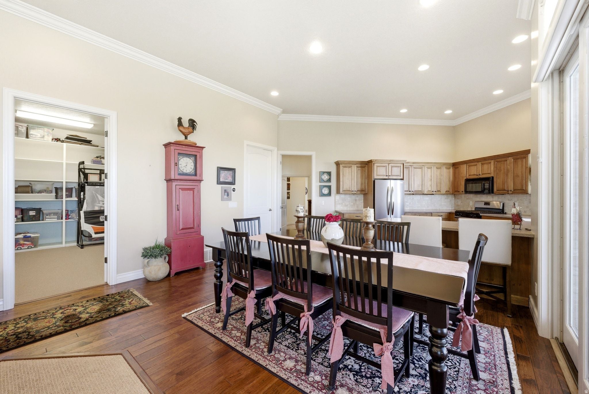 Bountiful, Utah, 84010, United States, 6 Bedrooms Bedrooms, ,6 BathroomsBathrooms,Residential,Active,2044576