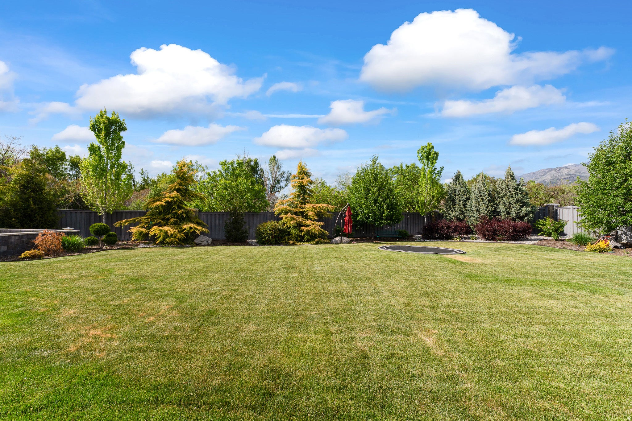 Fruit Heights, Utah, 84037, United States, 6 Bedrooms Bedrooms, ,4 BathroomsBathrooms,Residential,Contingent,2045711