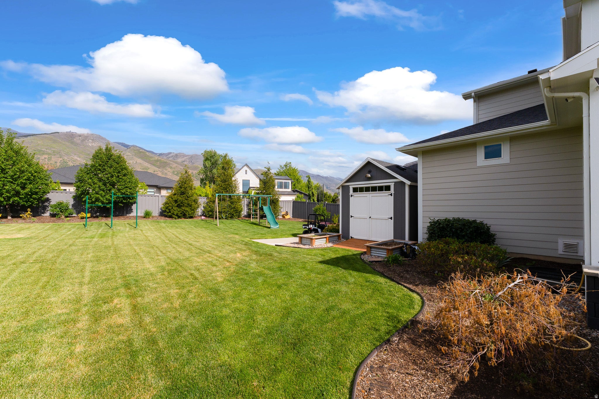 Fruit Heights, Utah, 84037, United States, 6 Bedrooms Bedrooms, ,4 BathroomsBathrooms,Residential,Contingent,2045711