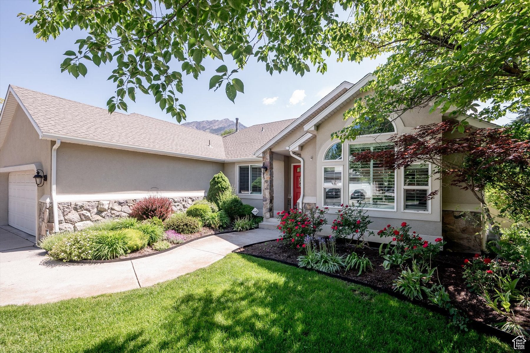 Cottonwood Heights, Utah, 84121, United States, 6 Bedrooms Bedrooms, ,3 BathroomsBathrooms,Residential,Active,1964287