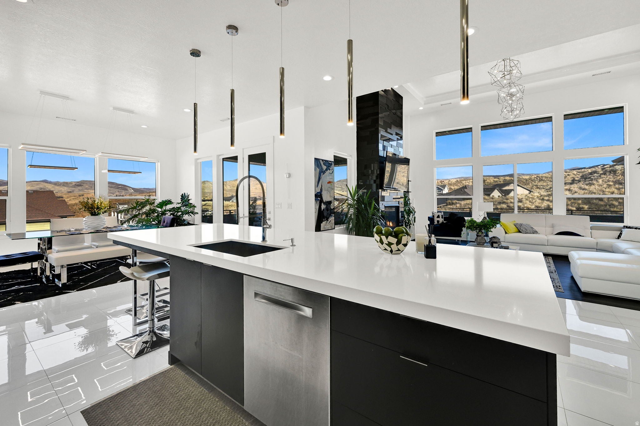 Mountain Green, Utah, 84050, United States, 5 Bedrooms Bedrooms, ,4 BathroomsBathrooms,Residential,Active,2013437