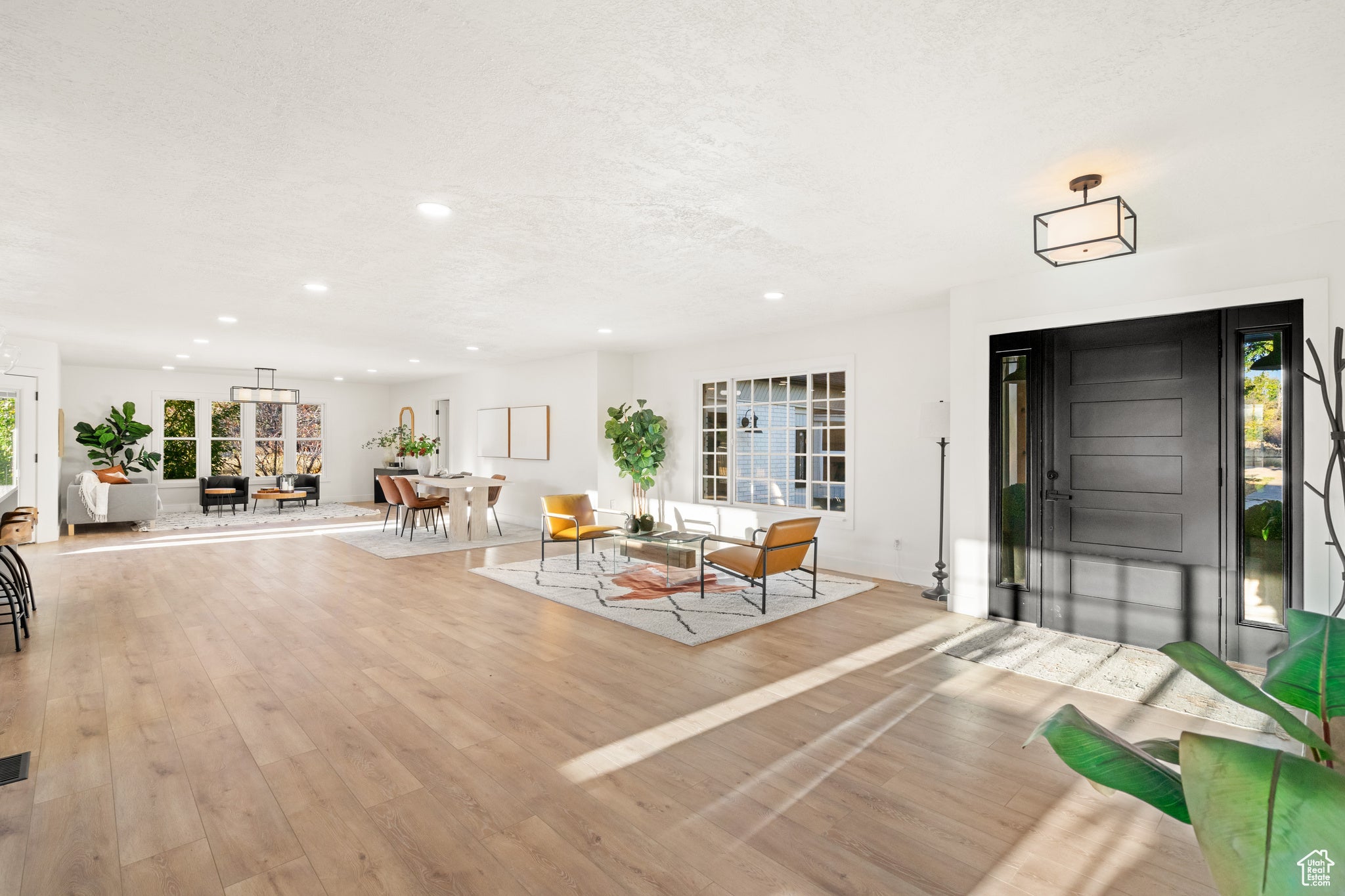 Huntsville, Utah, 84317, United States, 4 Bedrooms Bedrooms, ,3 BathroomsBathrooms,Residential,Active,1964495