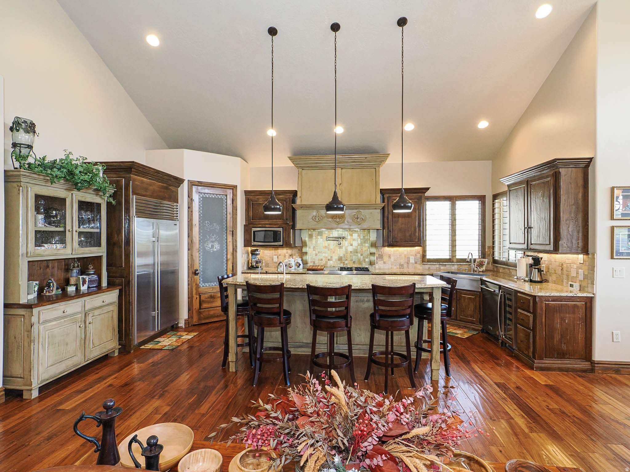 Bluffdale, Utah, 84065, United States, 5 Bedrooms Bedrooms, ,5 BathroomsBathrooms,Residential,Active,2030117