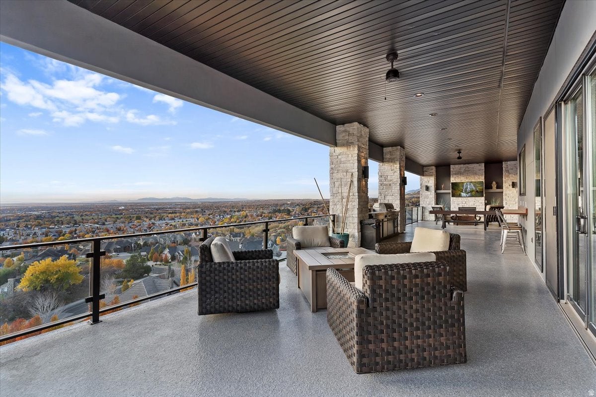 Fruit Heights, Utah, 84037, United States, 4 Bedrooms Bedrooms, ,3 BathroomsBathrooms,Residential,Active,2043838