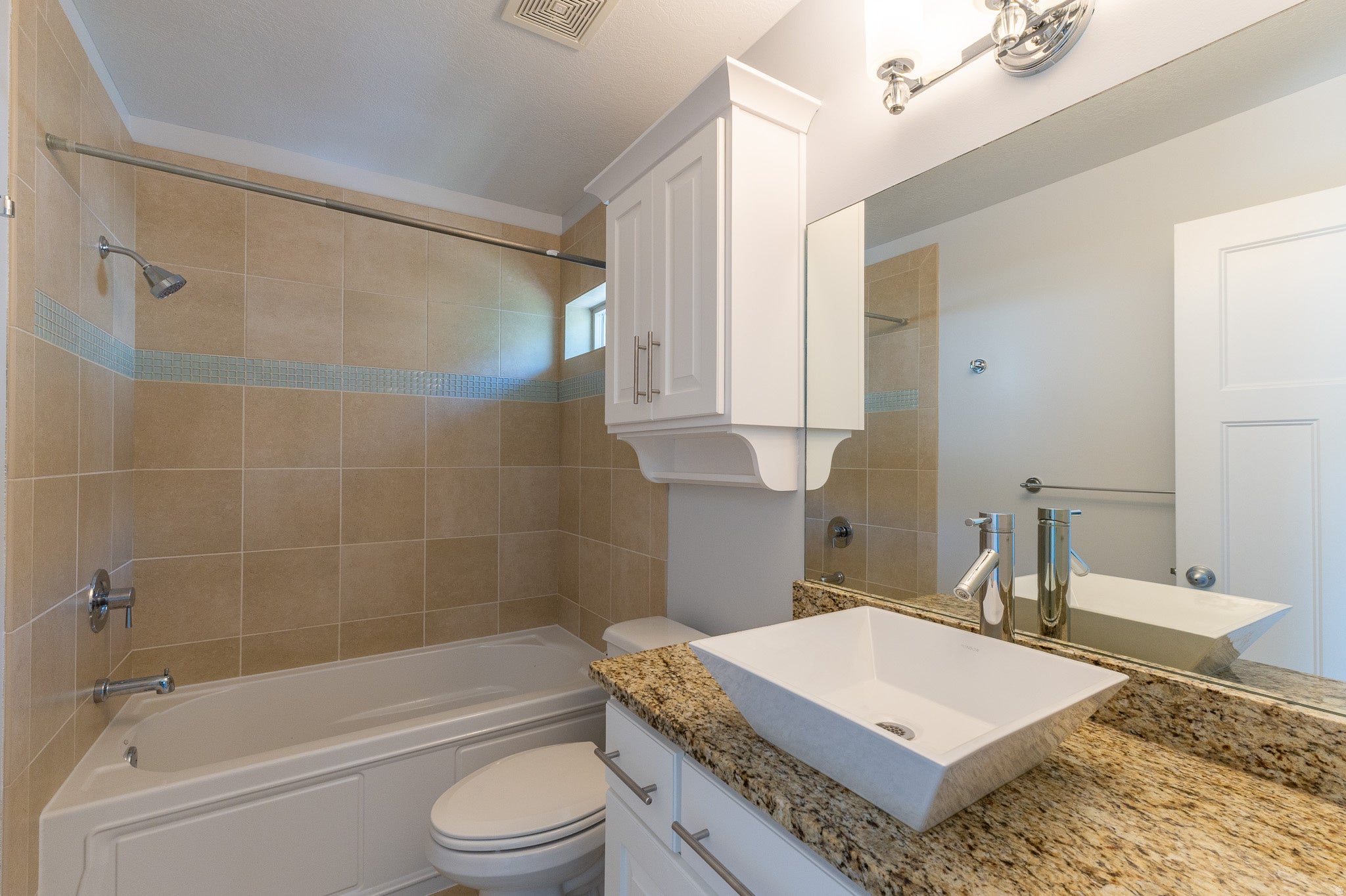 Fruit Heights, Utah, 84037, United States, 6 Bedrooms Bedrooms, ,5 BathroomsBathrooms,Residential,Active,2044980