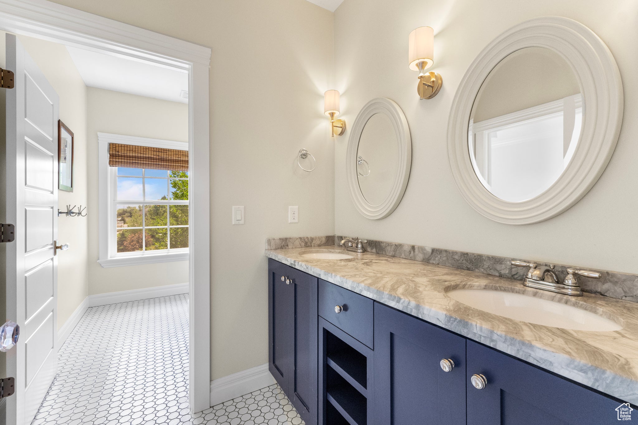 Farmington, Utah, 84025, United States, 6 Bedrooms Bedrooms, ,5 BathroomsBathrooms,Residential,Active,1853229