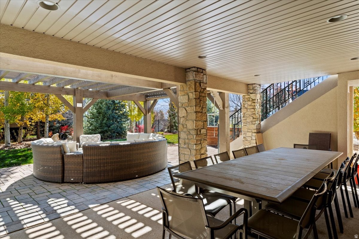 Mountain Green, Utah, 84050, United States, 5 Bedrooms Bedrooms, ,4 BathroomsBathrooms,Residential,Active,1972158