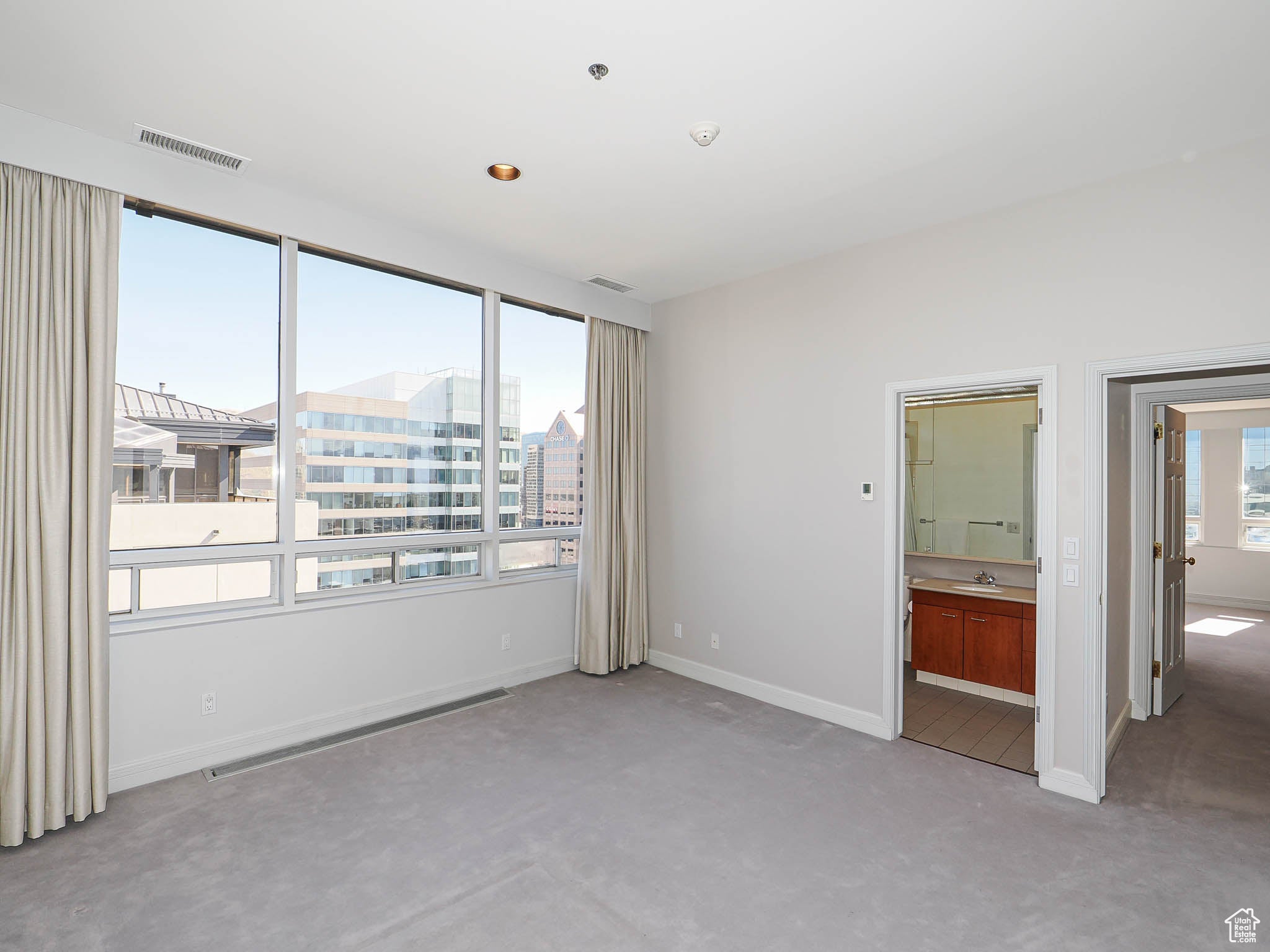 Salt Lake City, Utah, 84101, United States, 4 Bedrooms Bedrooms, ,5 BathroomsBathrooms,Residential,Active,1905069