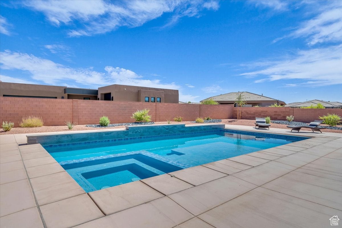 Ivins, Utah, 84738, United States, 3 Bedrooms Bedrooms, ,3 BathroomsBathrooms,Residential,Active,1929457