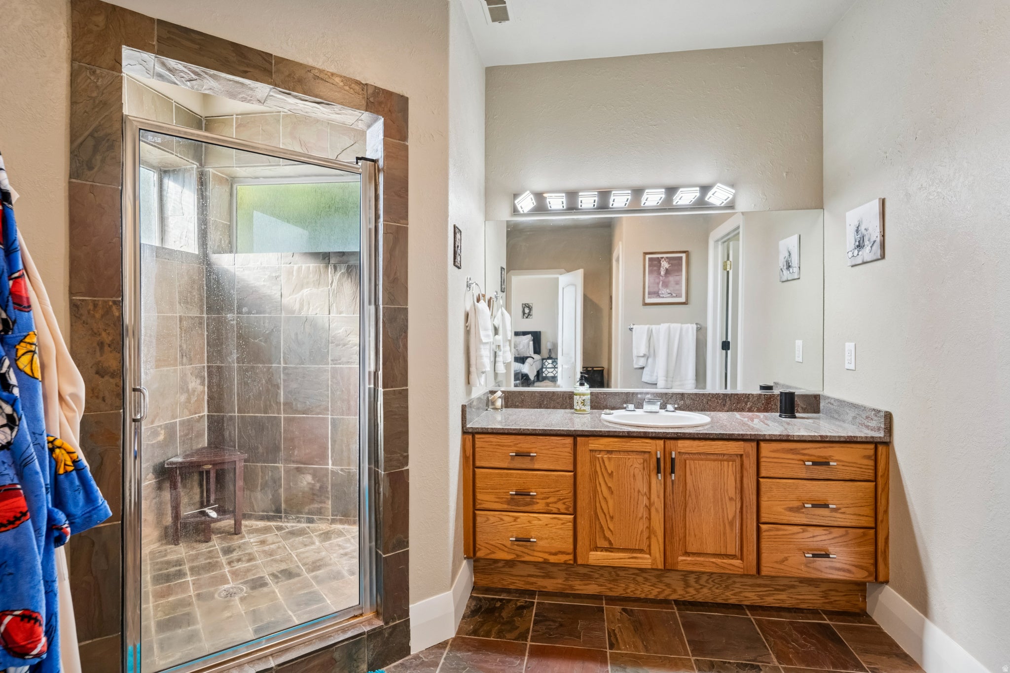 Salt Lake City, Utah, 84103, United States, 5 Bedrooms Bedrooms, ,4 BathroomsBathrooms,Residential,Active,2042745
