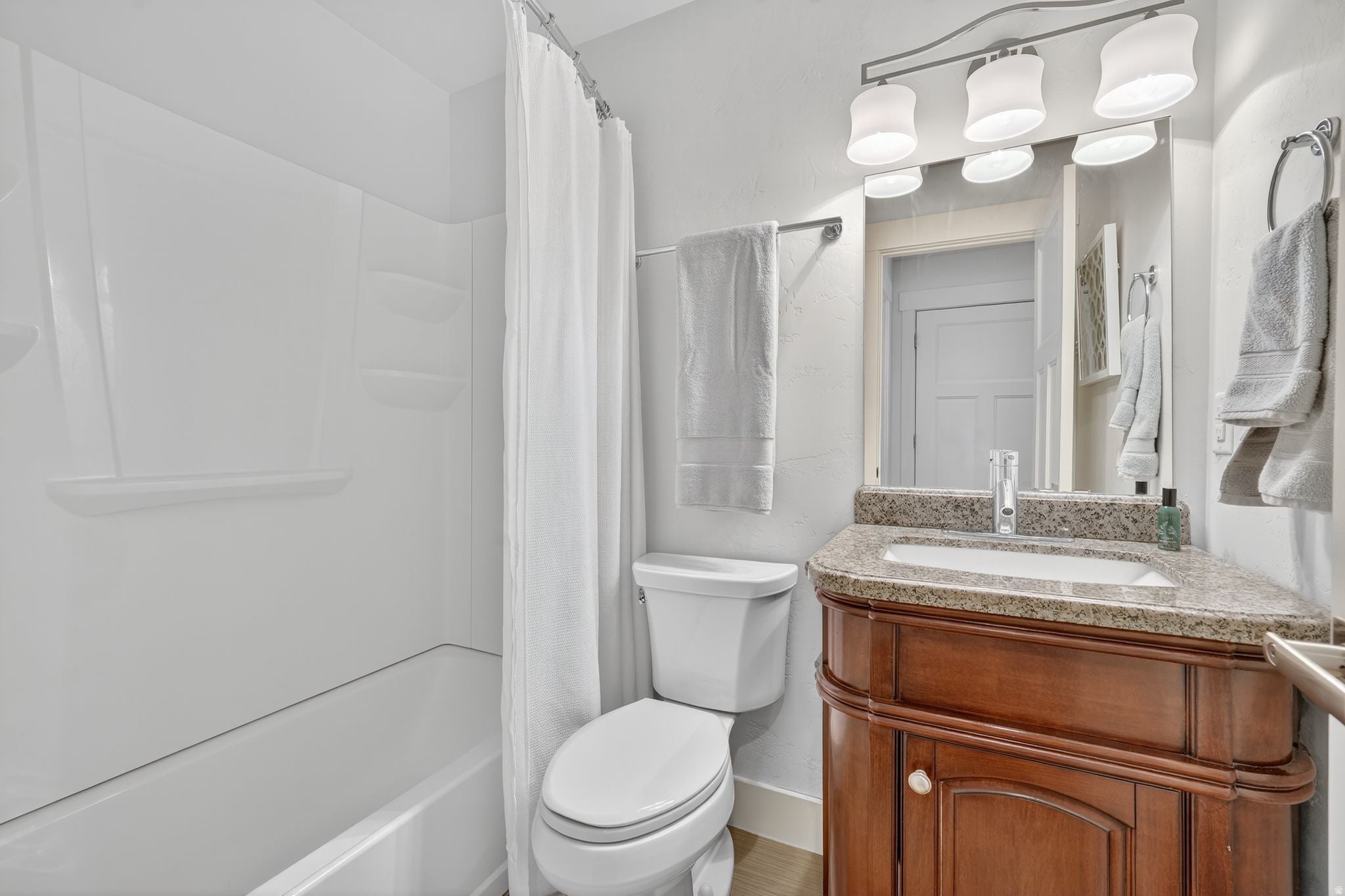 Bluffdale, Utah, 84065, United States, 7 Bedrooms Bedrooms, ,9 BathroomsBathrooms,Residential,Active,1987237