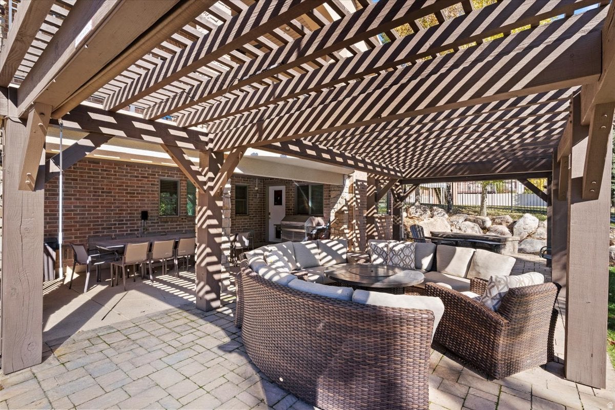 Mountain Green, Utah, 84050, United States, 5 Bedrooms Bedrooms, ,4 BathroomsBathrooms,Residential,Active,1972158