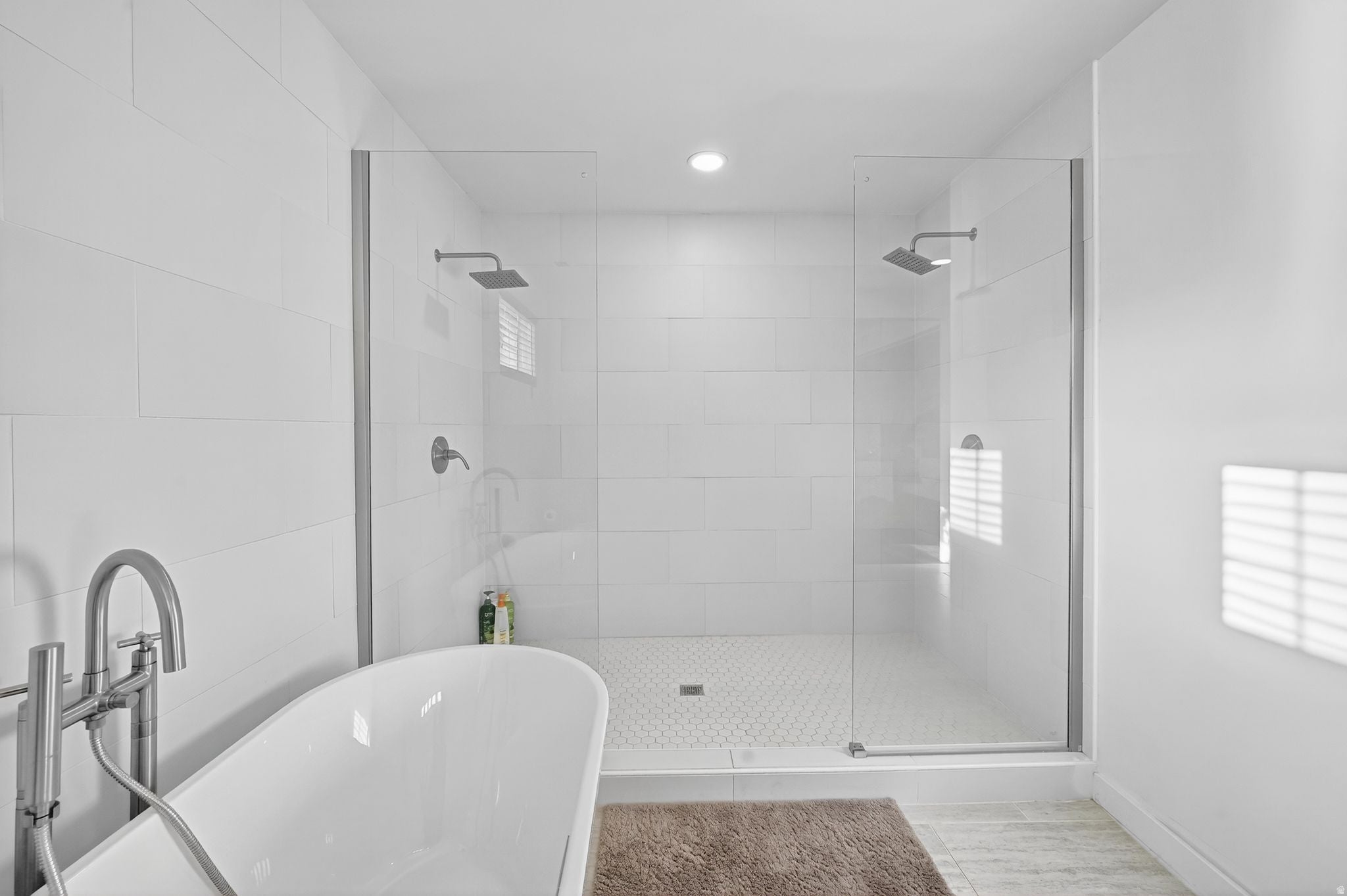 Bluffdale, Utah, 84065, United States, 10 Bedrooms Bedrooms, ,7 BathroomsBathrooms,Residential,Active,1990647