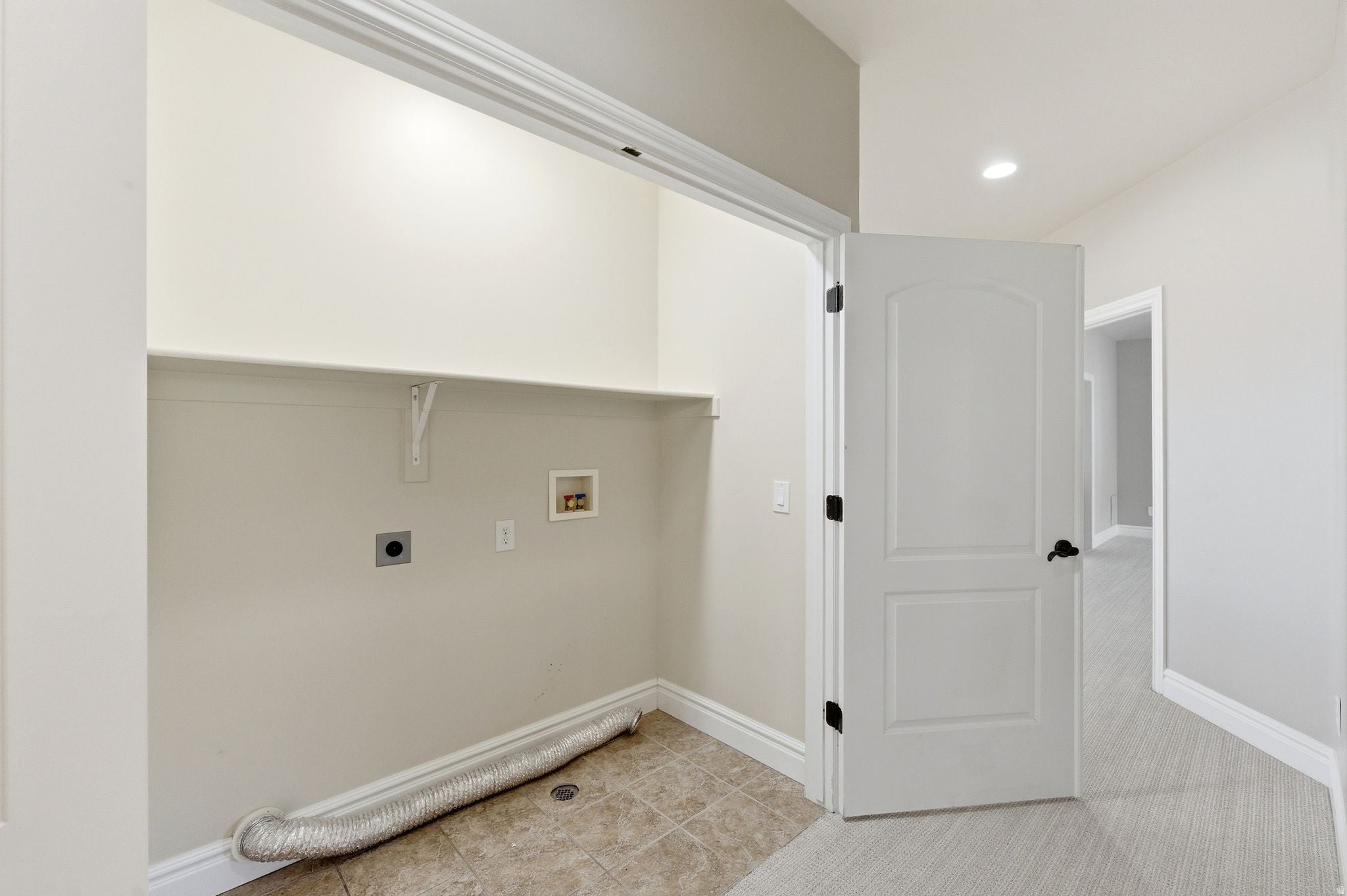 North Salt Lake, Utah, 84054, United States, 6 Bedrooms Bedrooms, ,4 BathroomsBathrooms,Residential,Active,2012192