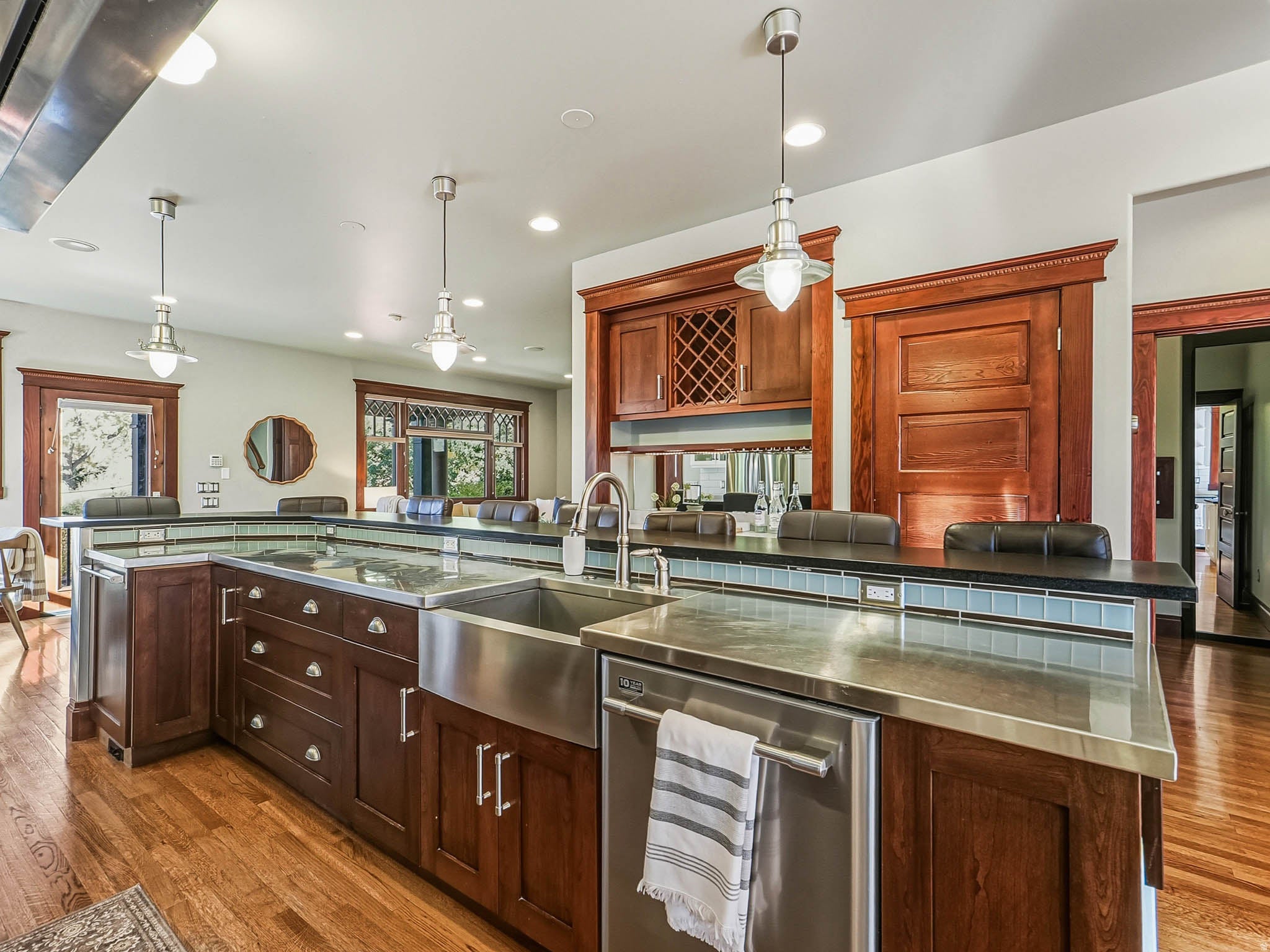 Salt Lake City, Utah, 84105, United States, 6 Bedrooms Bedrooms, ,4 BathroomsBathrooms,Residential,Active,2000214