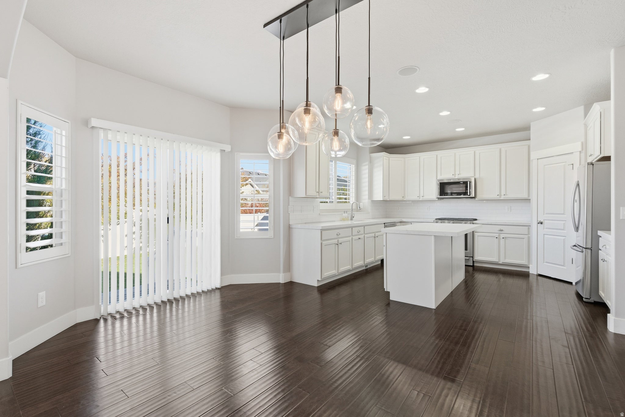 Lehi, Utah, 84043, United States, 7 Bedrooms Bedrooms, ,4 BathroomsBathrooms,Residential,Pending,1987244