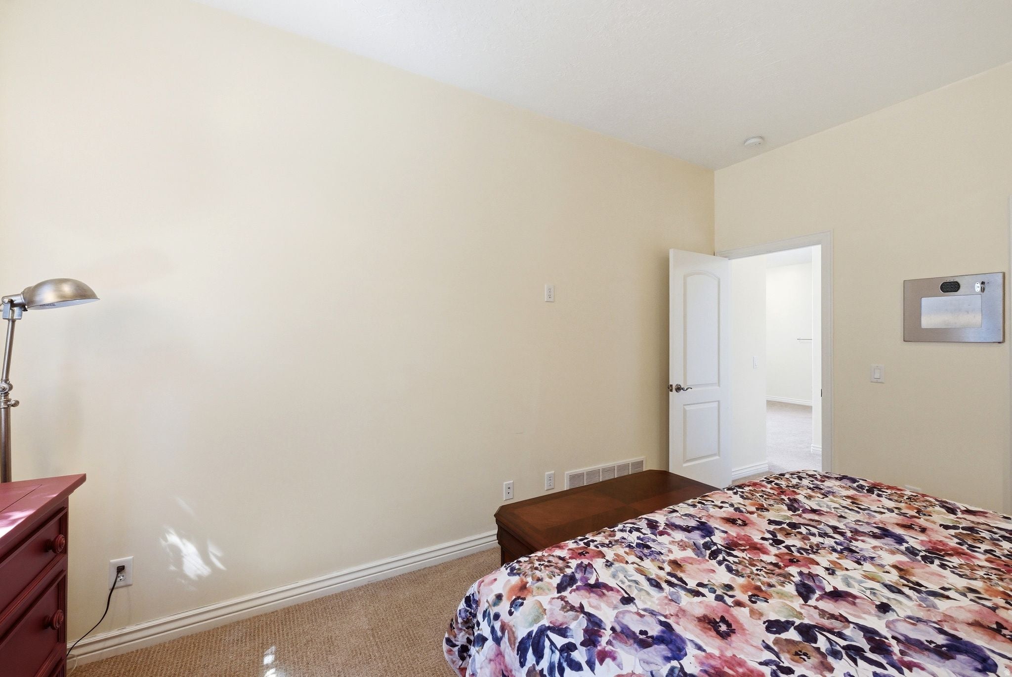 Bountiful, Utah, 84010, United States, 6 Bedrooms Bedrooms, ,6 BathroomsBathrooms,Residential,Active,2044576