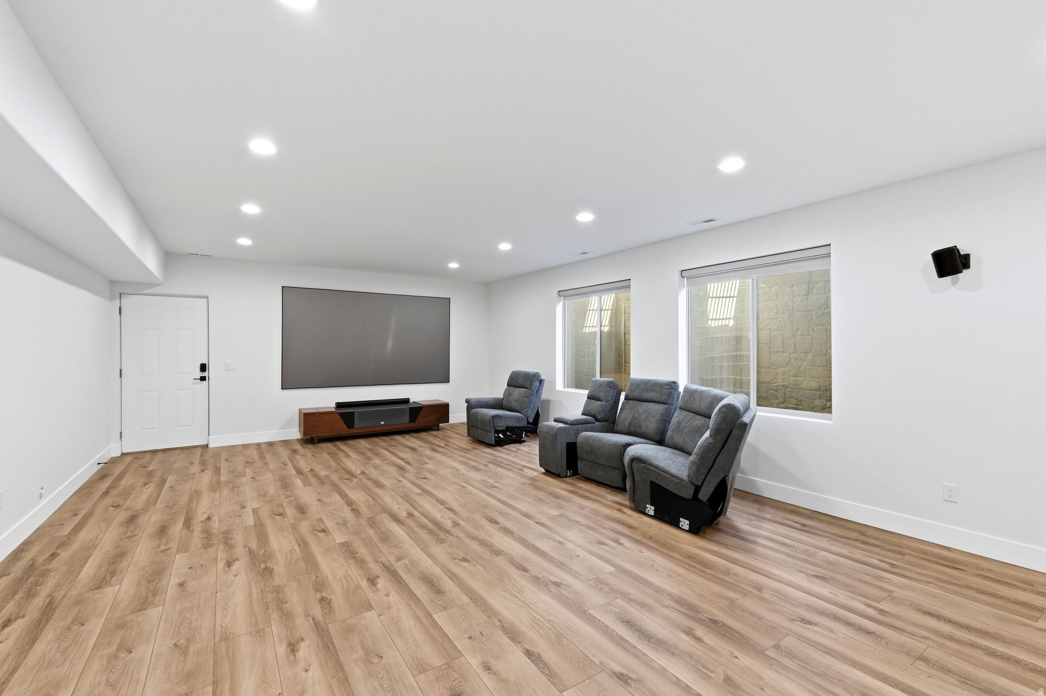 North Salt Lake, Utah, 84054, United States, 6 Bedrooms Bedrooms, ,4 BathroomsBathrooms,Residential,Active,2012192