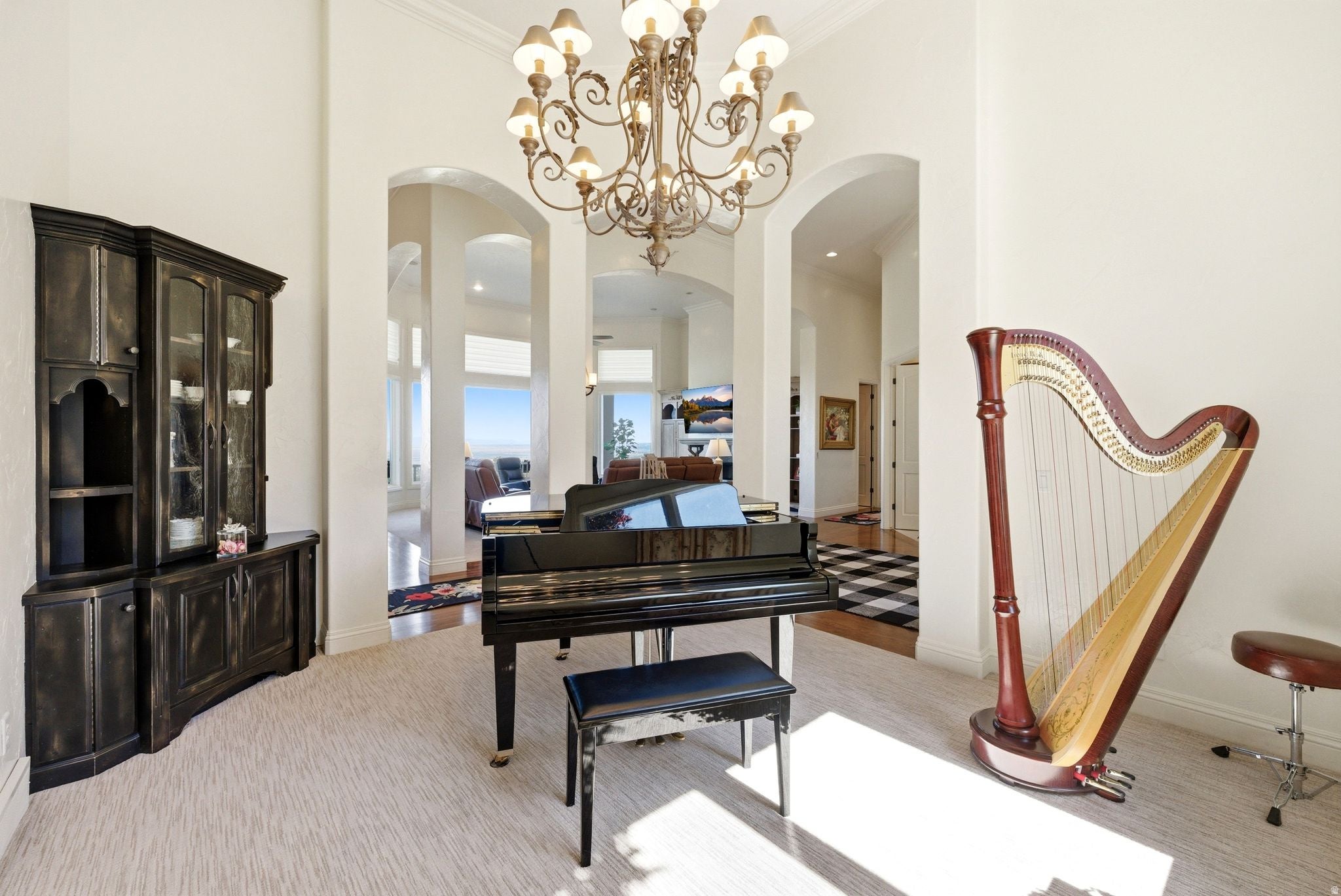 Bountiful, Utah, 84010, United States, 6 Bedrooms Bedrooms, ,6 BathroomsBathrooms,Residential,Active,2044576
