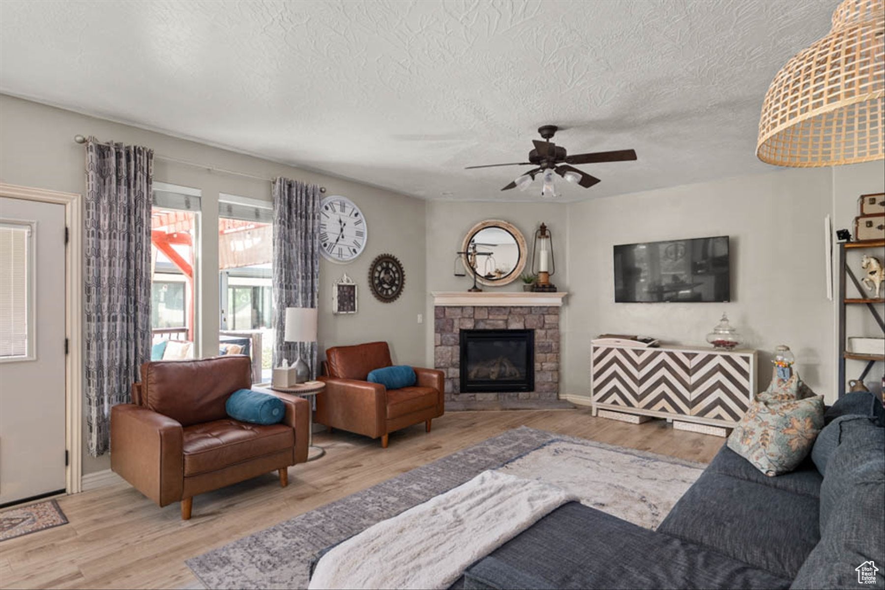 South Jordan, Utah, 84095, United States, 6 Bedrooms Bedrooms, ,4 BathroomsBathrooms,Residential,Active,1876871