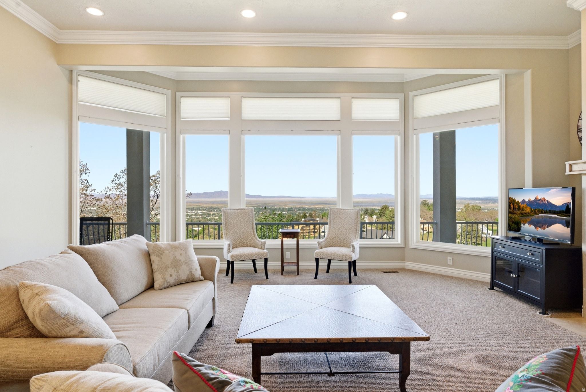Bountiful, Utah, 84010, United States, 6 Bedrooms Bedrooms, ,6 BathroomsBathrooms,Residential,Active,2044576