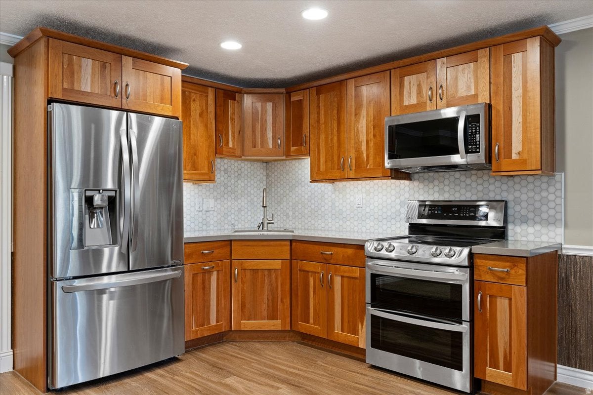 Mountain Green, Utah, 84050, United States, 5 Bedrooms Bedrooms, ,4 BathroomsBathrooms,Residential,Active,1972158